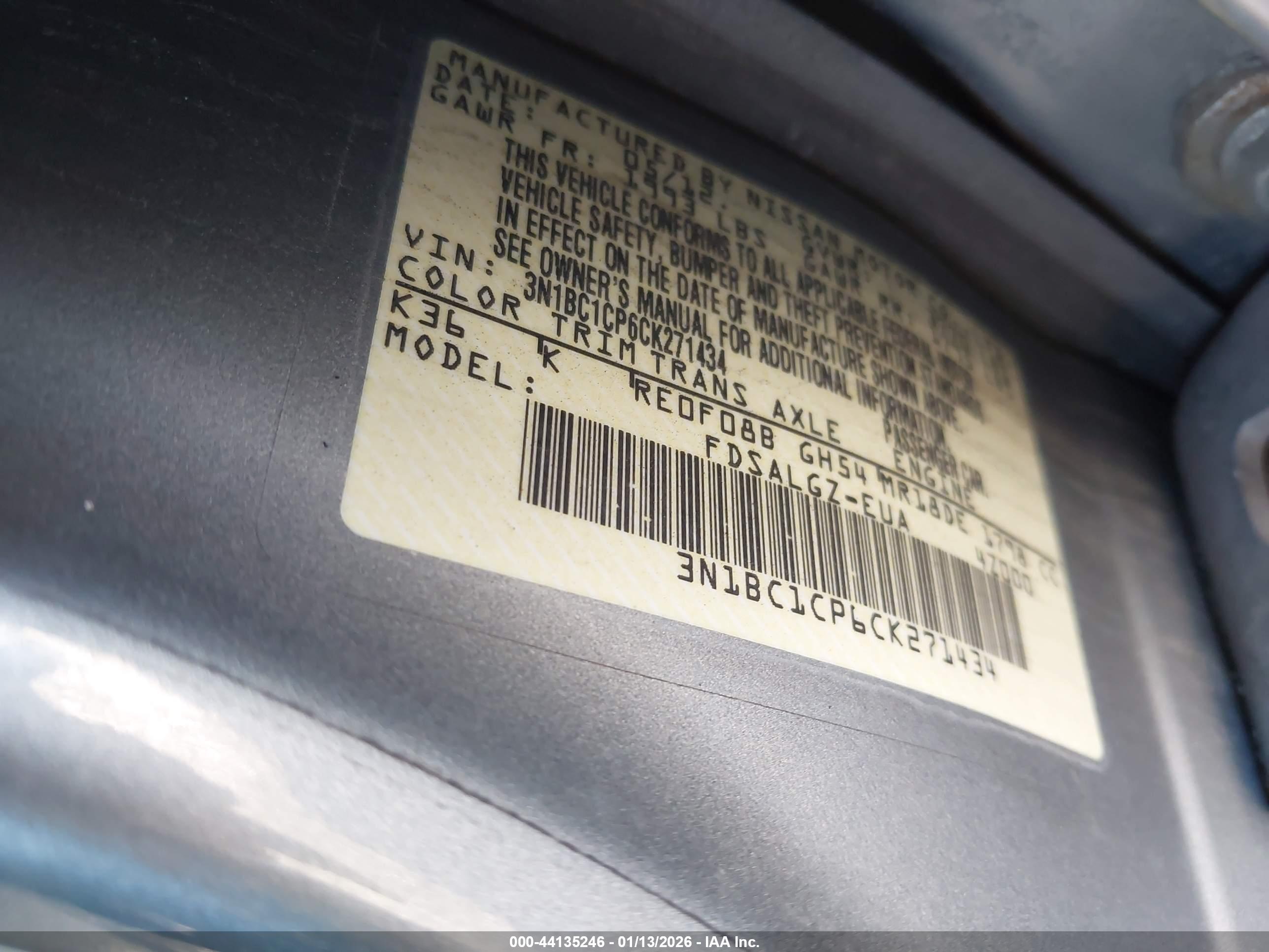 NISSAN VERSA image 9