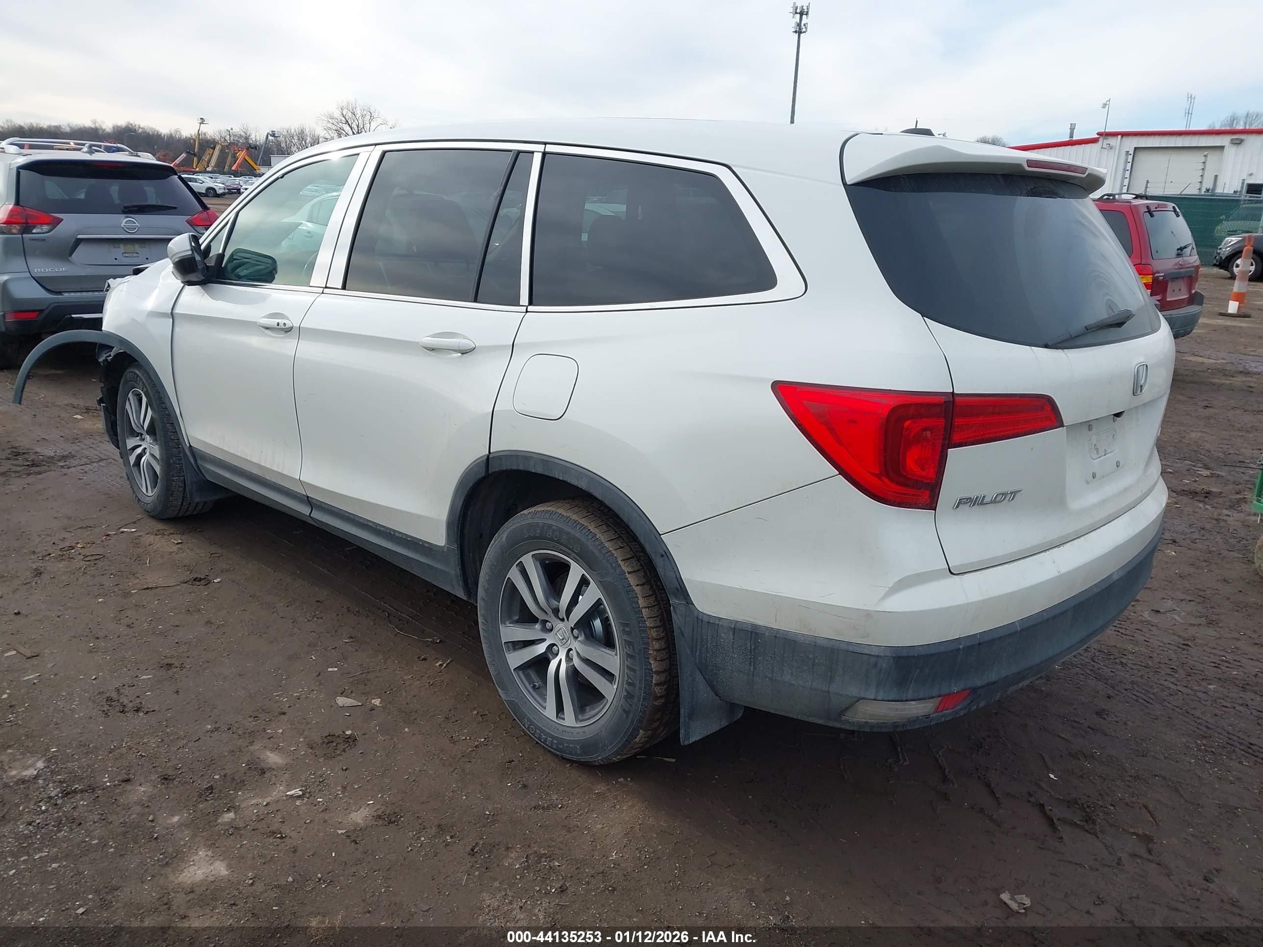 HONDA PILOT image 3