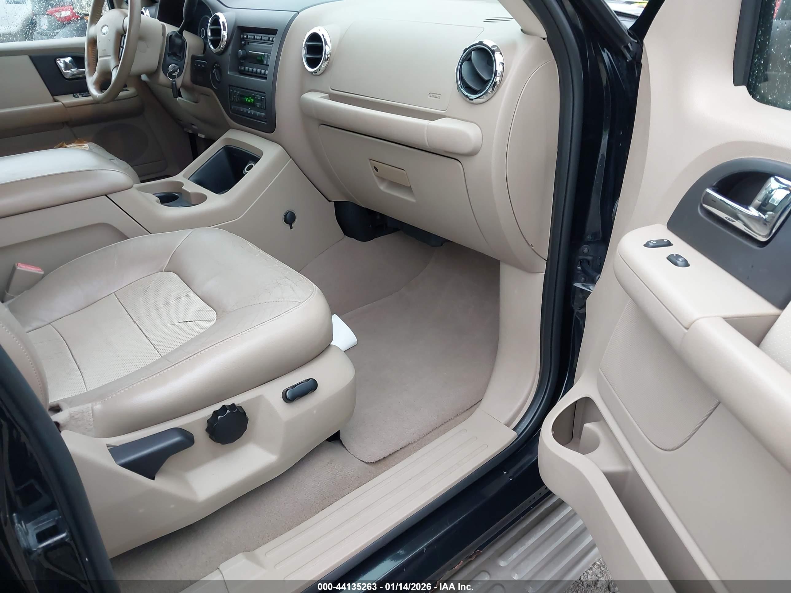 FORD EXPEDITION image 5