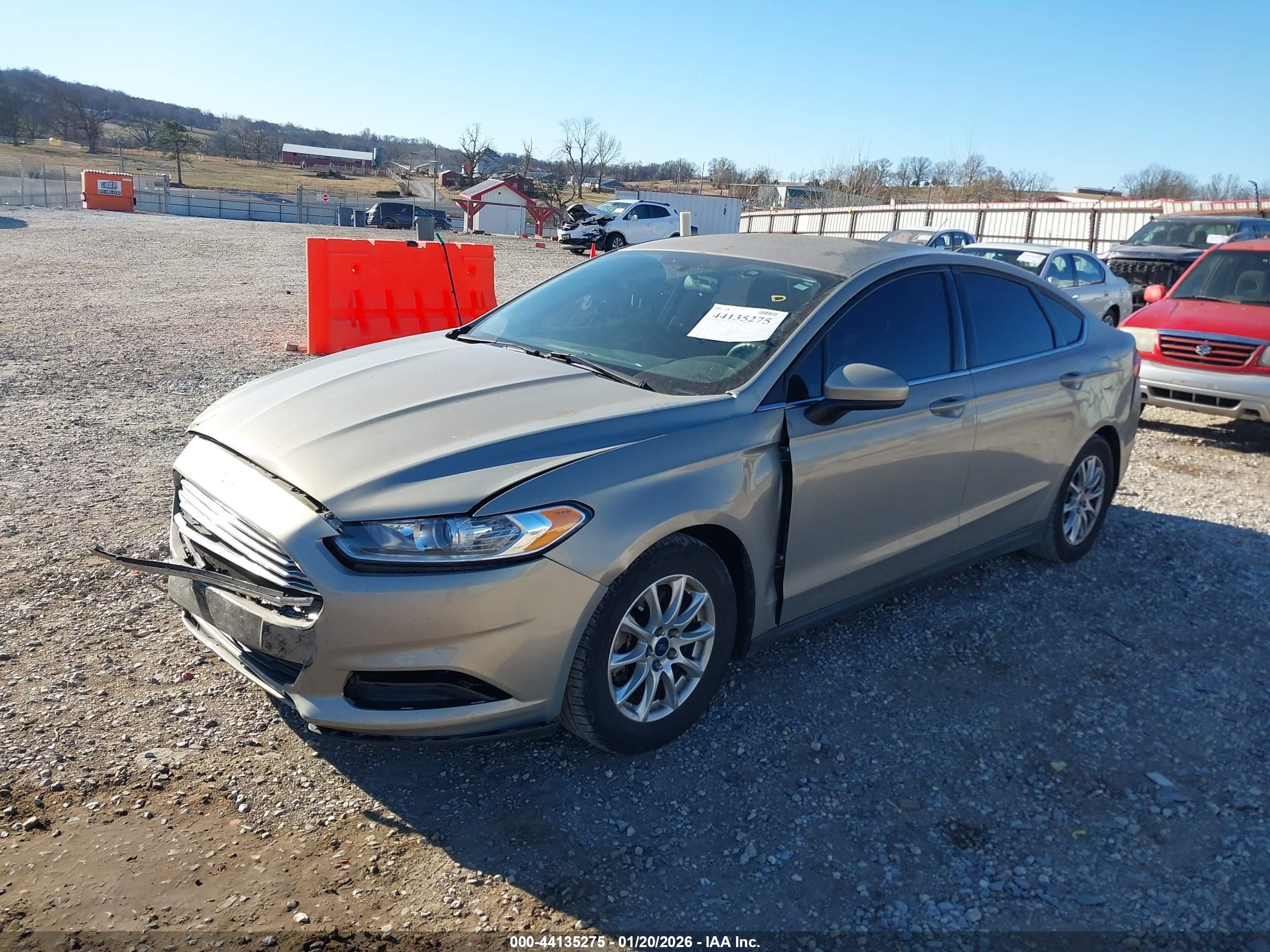 FORD FUSION image 2