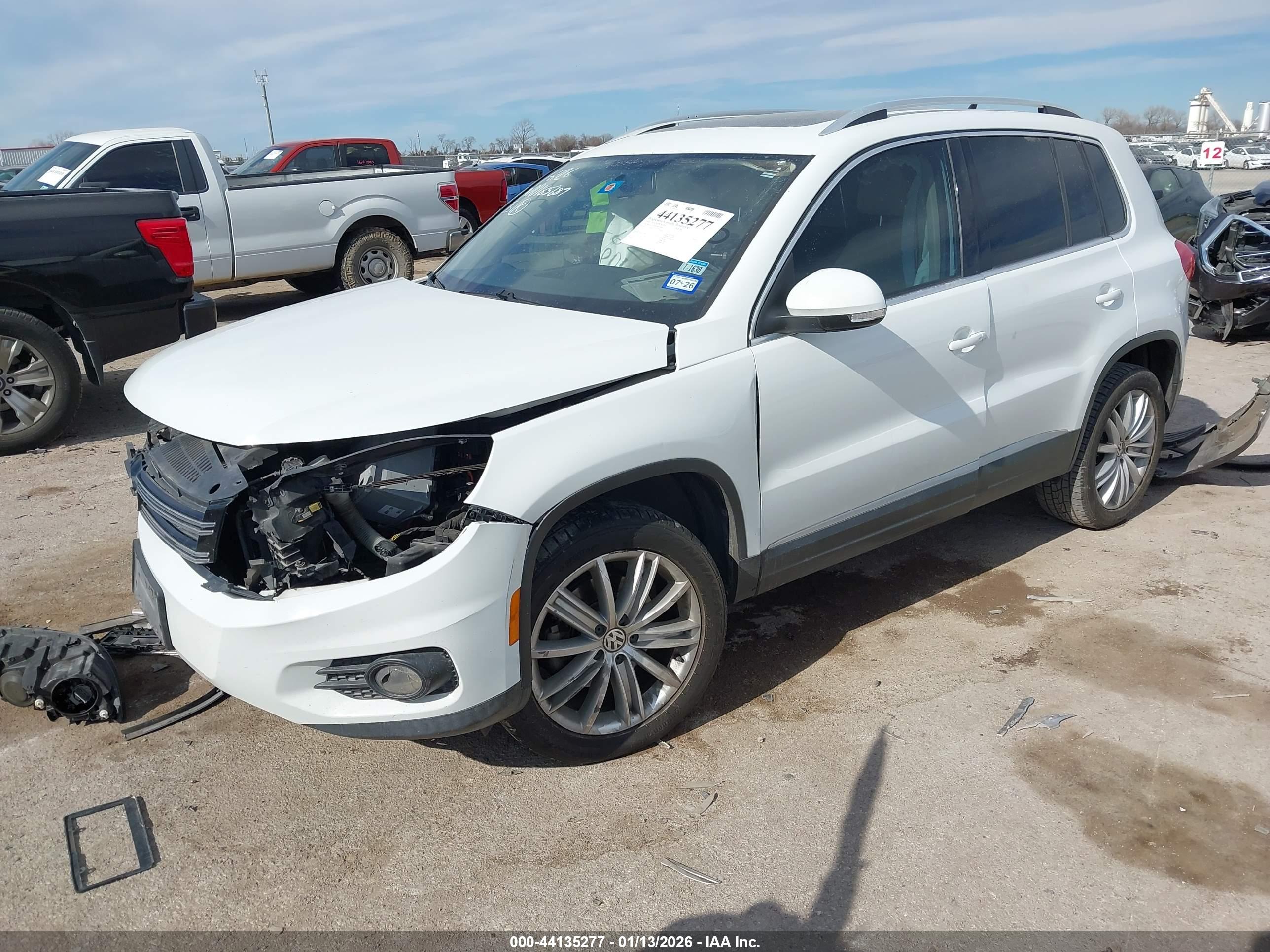 VOLKSWAGEN TIGUAN image 2