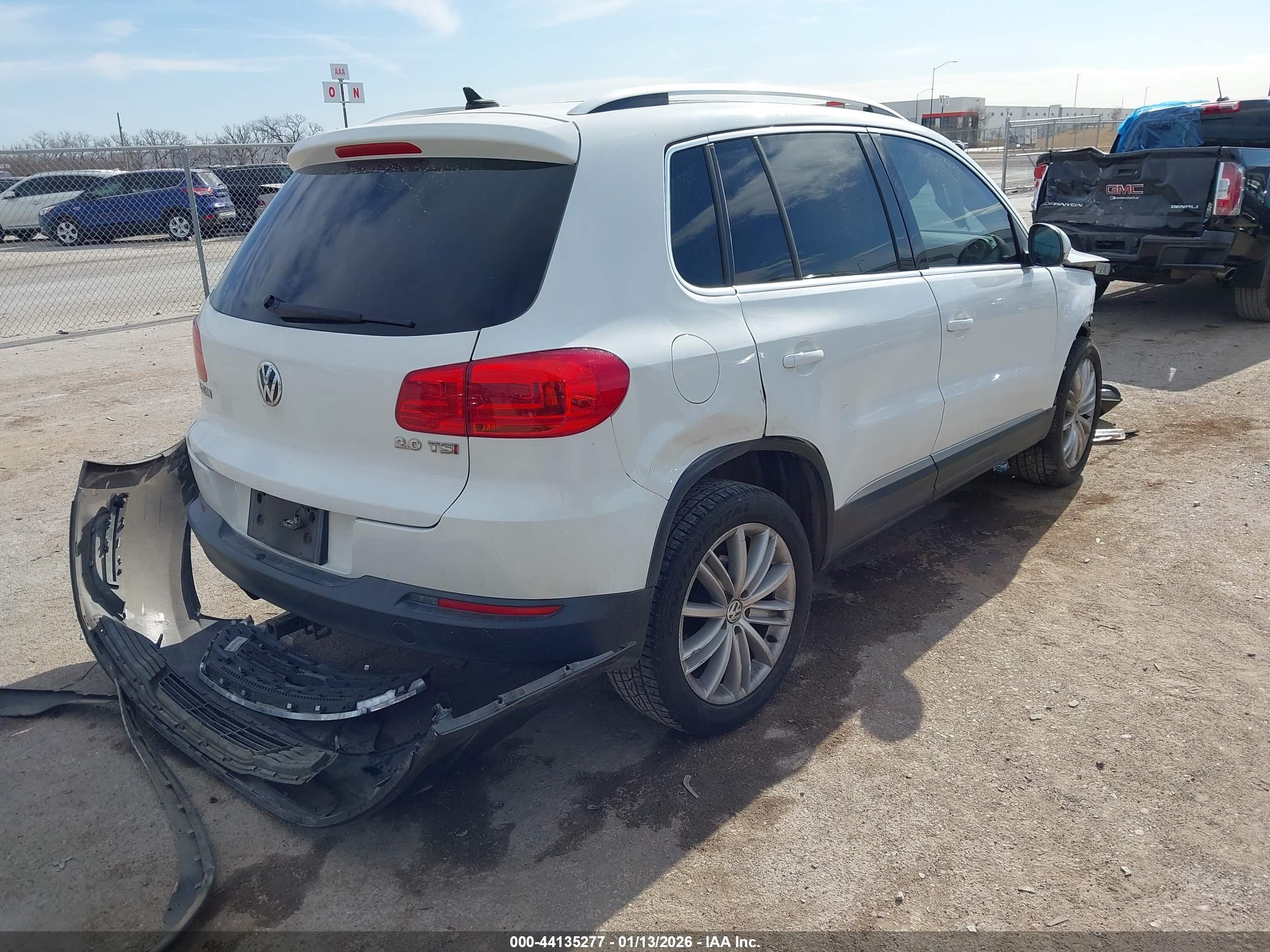 VOLKSWAGEN TIGUAN image 4