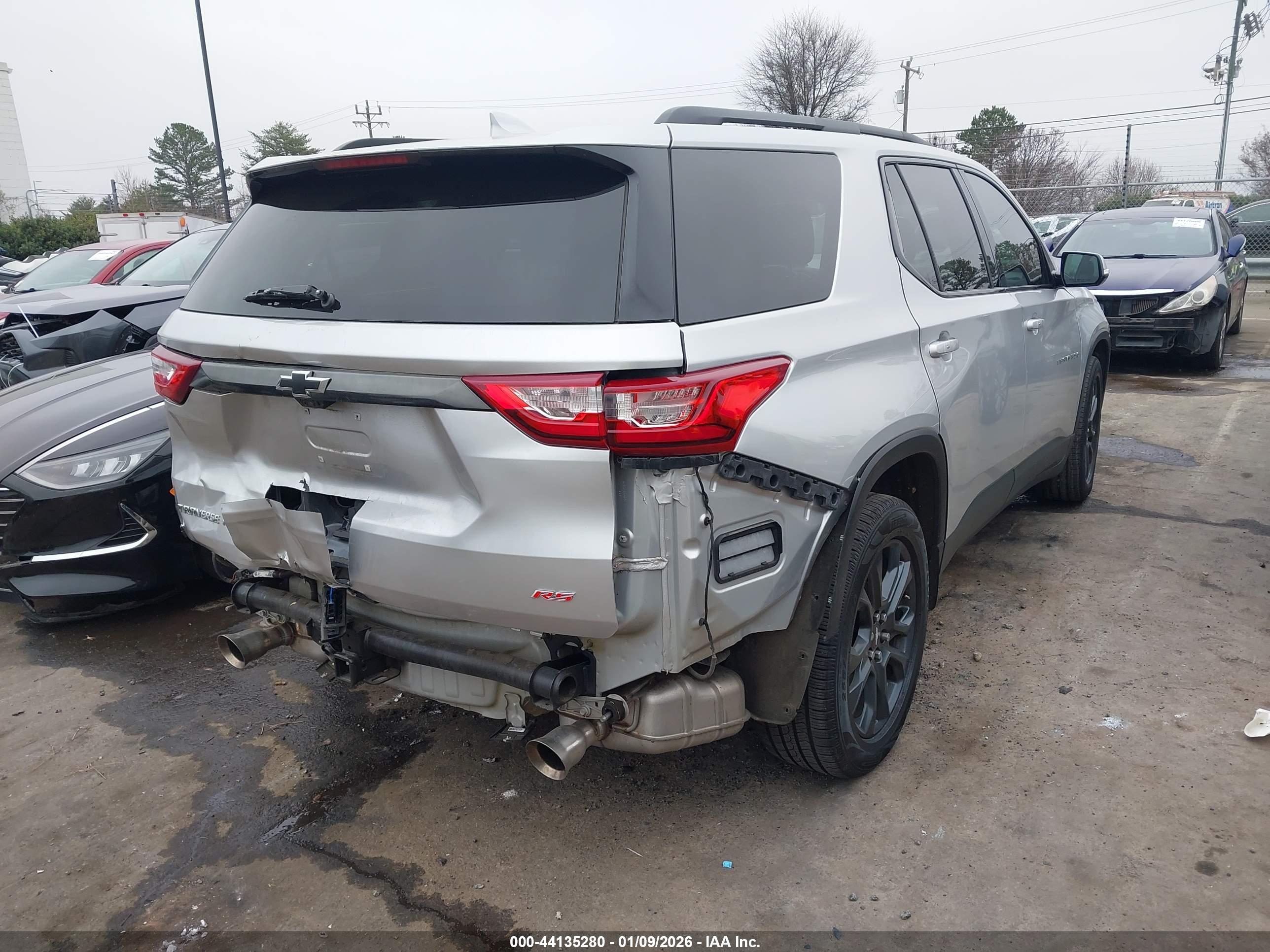 CHEVROLET TRAVERSE image 4