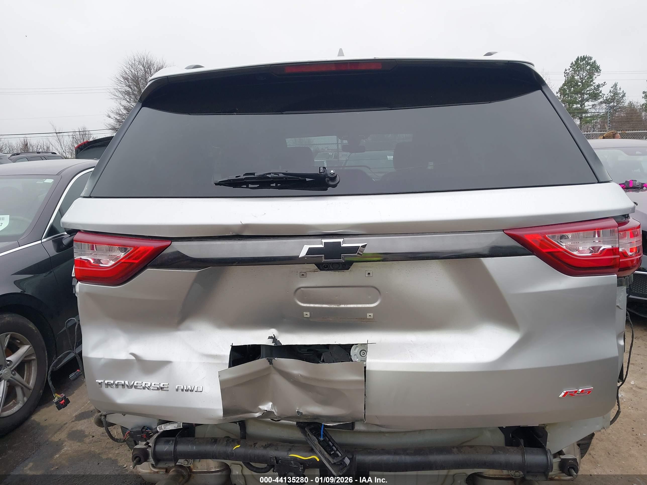 CHEVROLET TRAVERSE image 6
