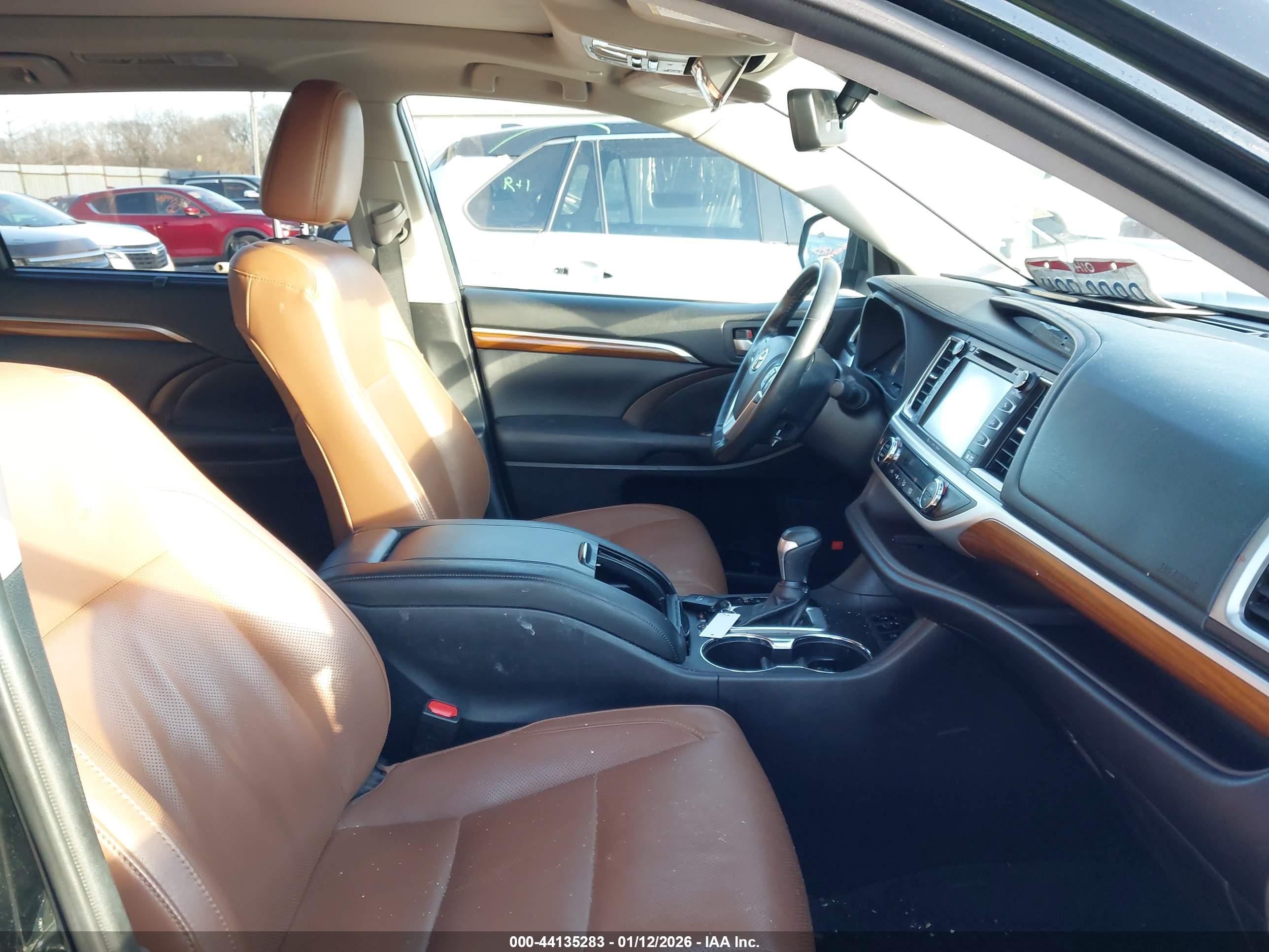 TOYOTA HIGHLANDER image 5