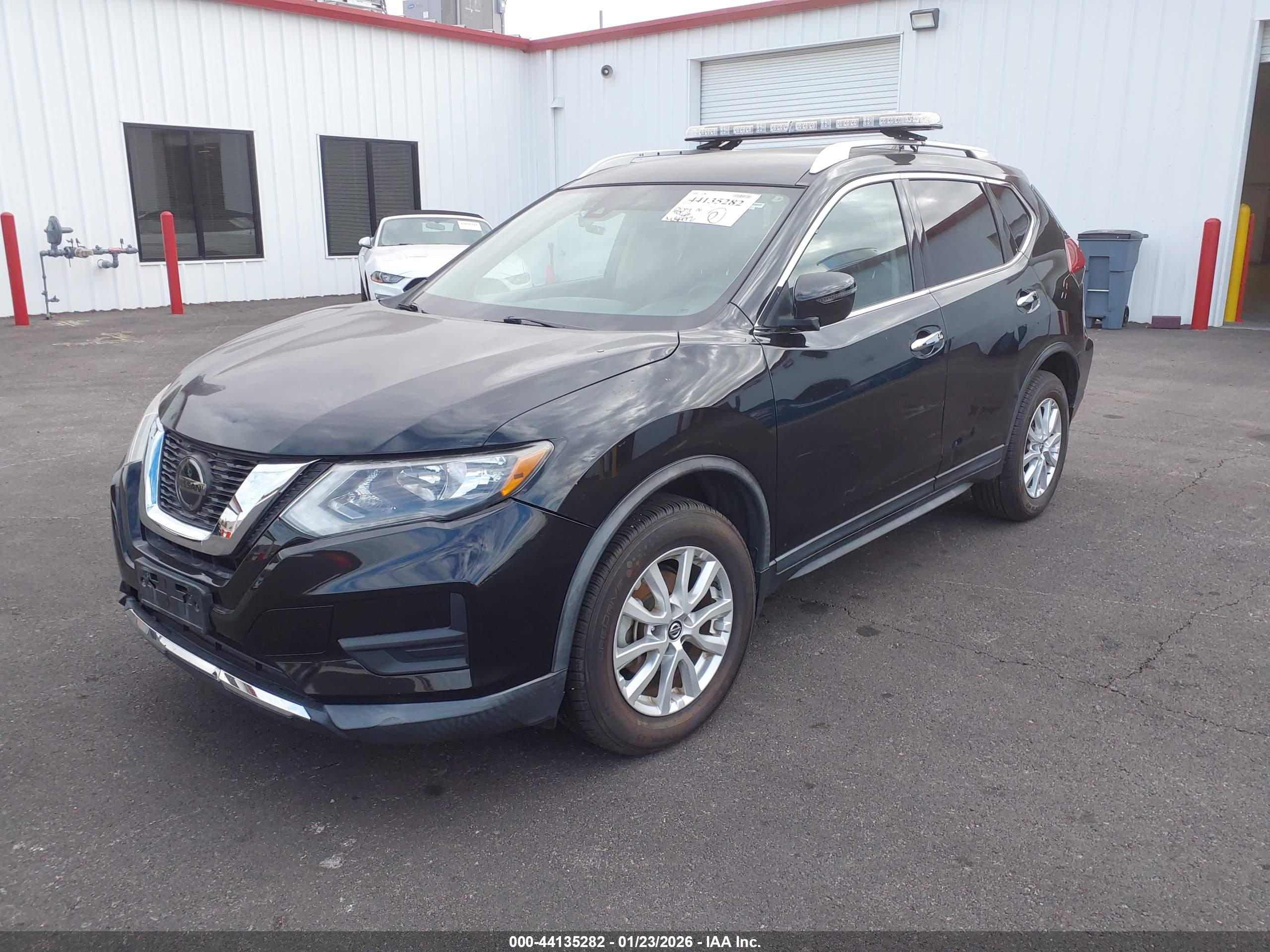 NISSAN ROGUE image 2