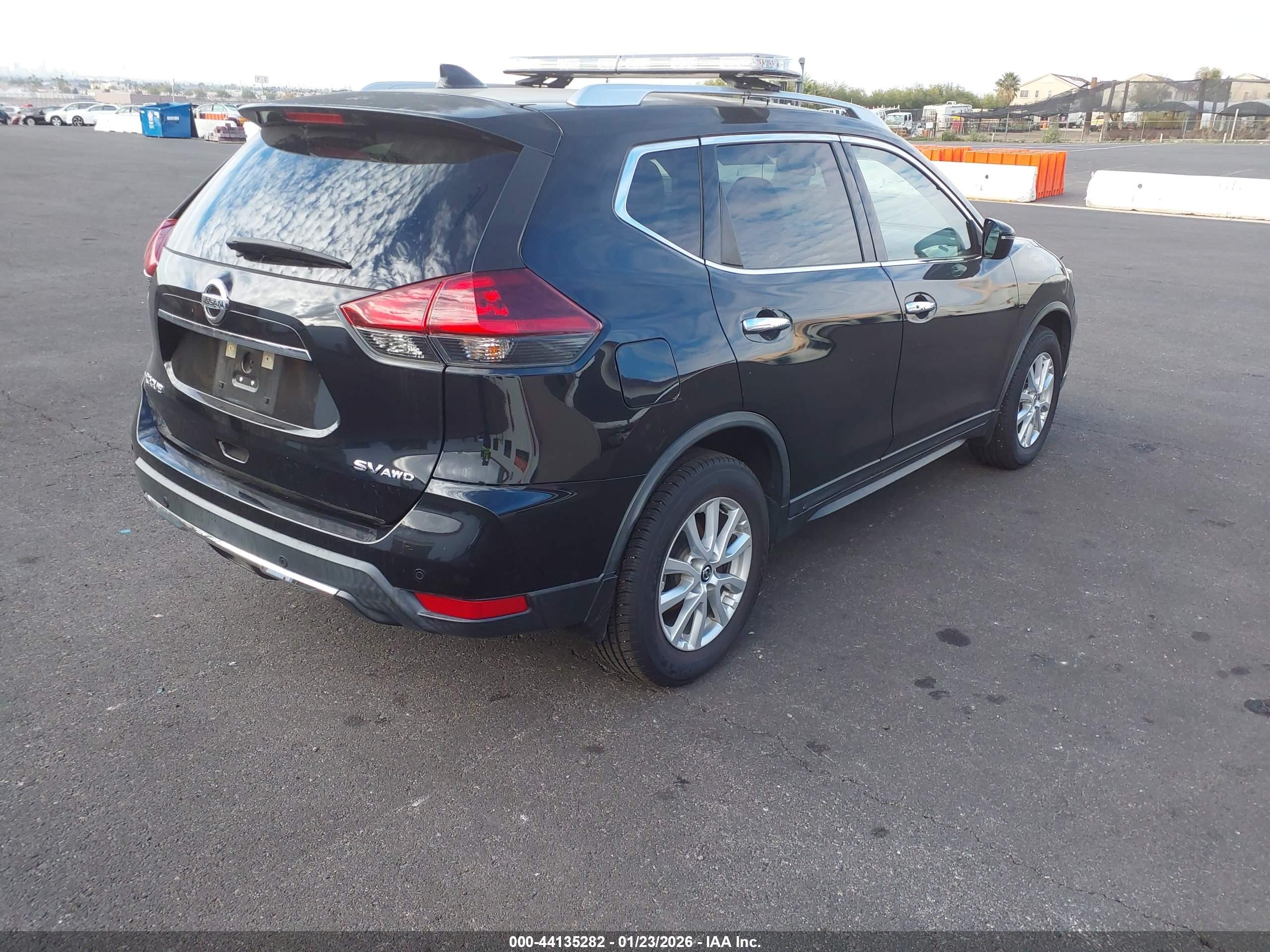 NISSAN ROGUE image 4