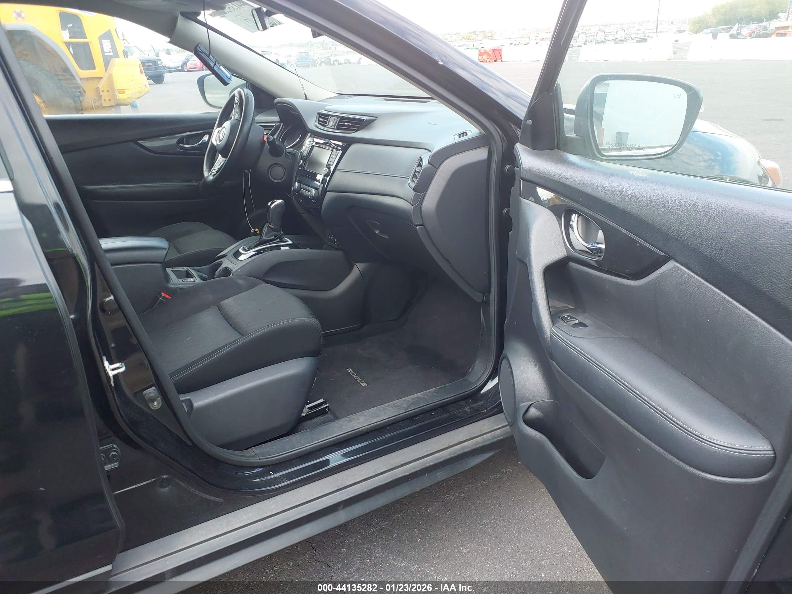 NISSAN ROGUE image 5