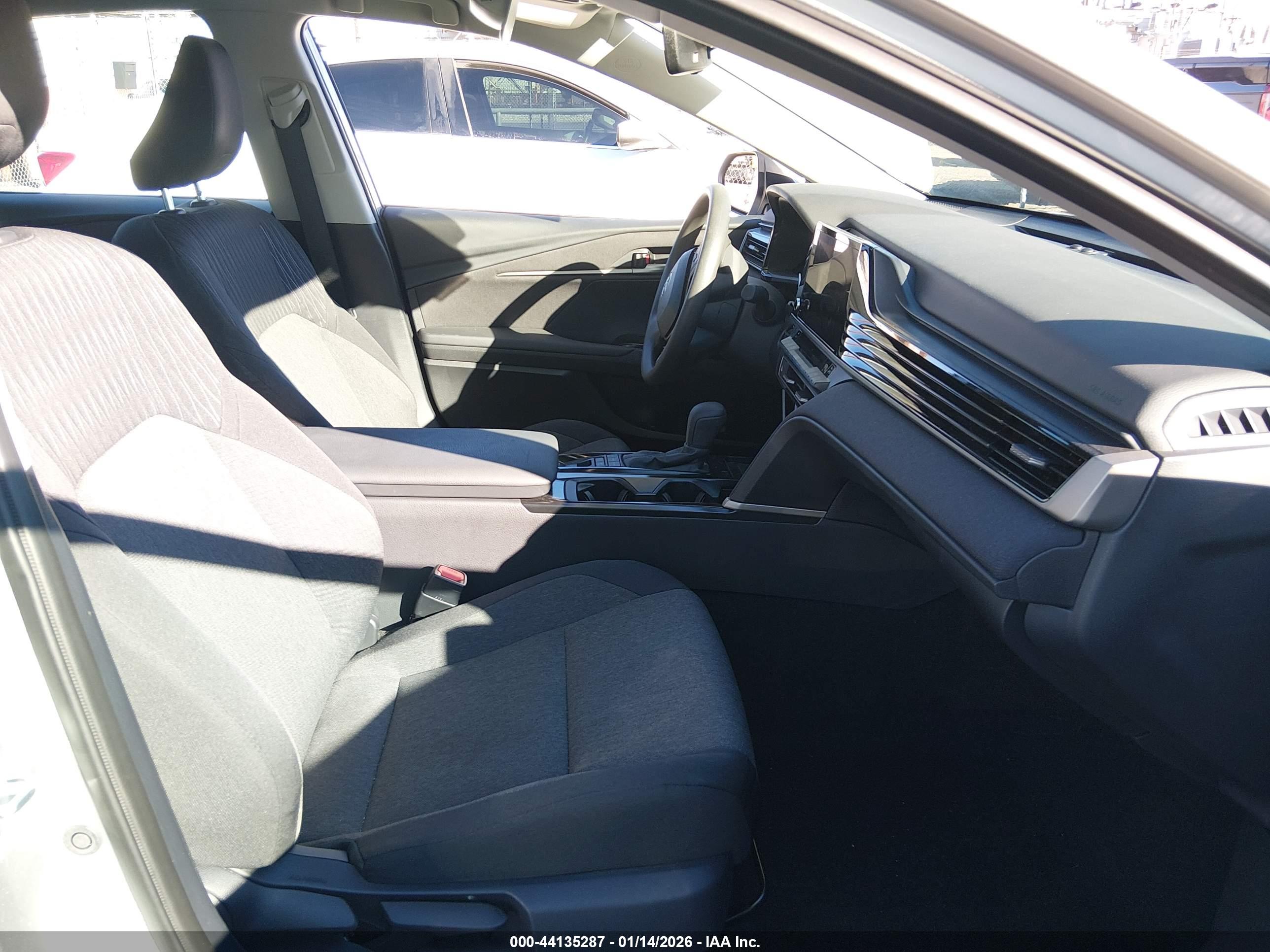 TOYOTA CAMRY image 5