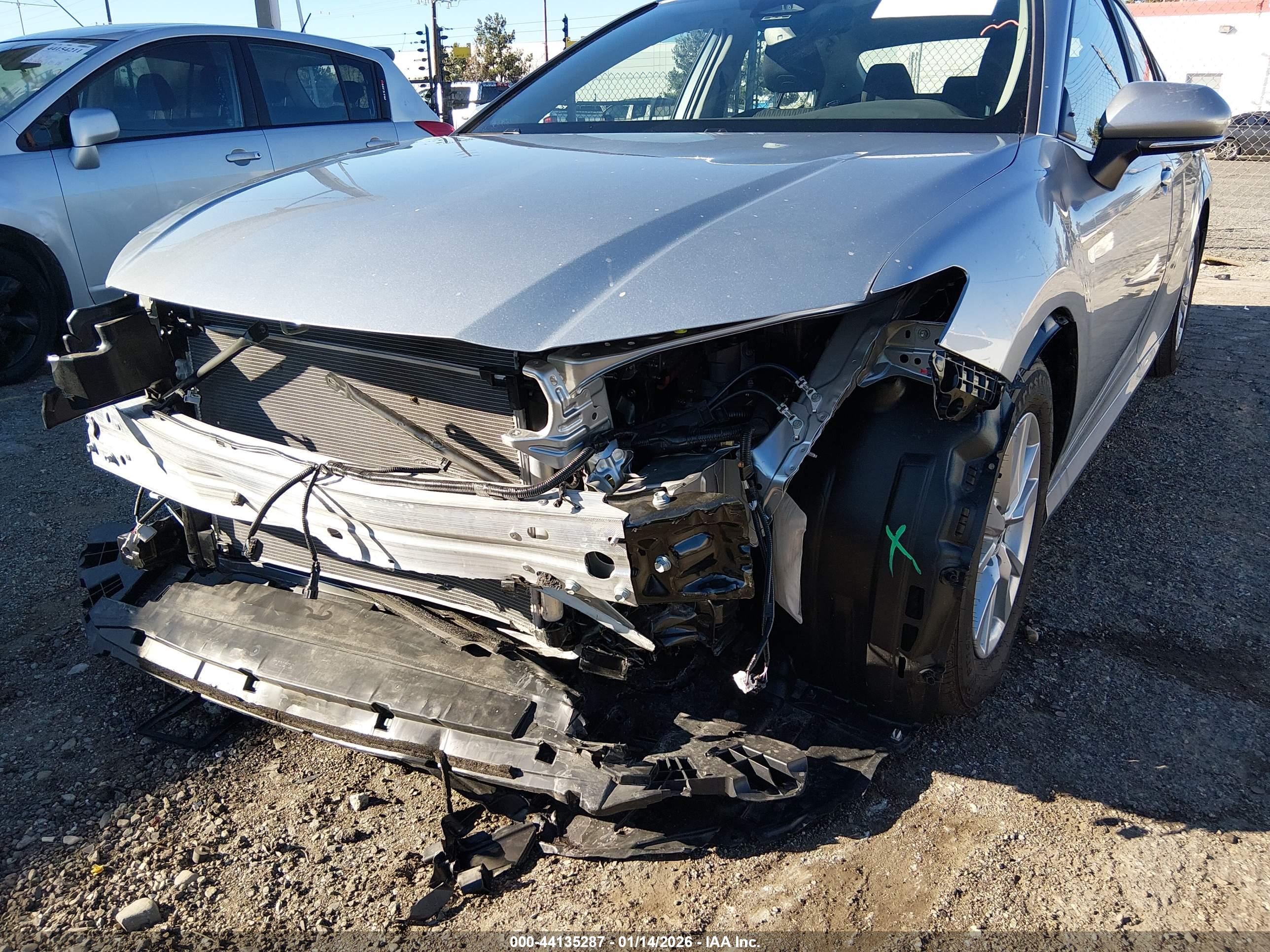 TOYOTA CAMRY image 6