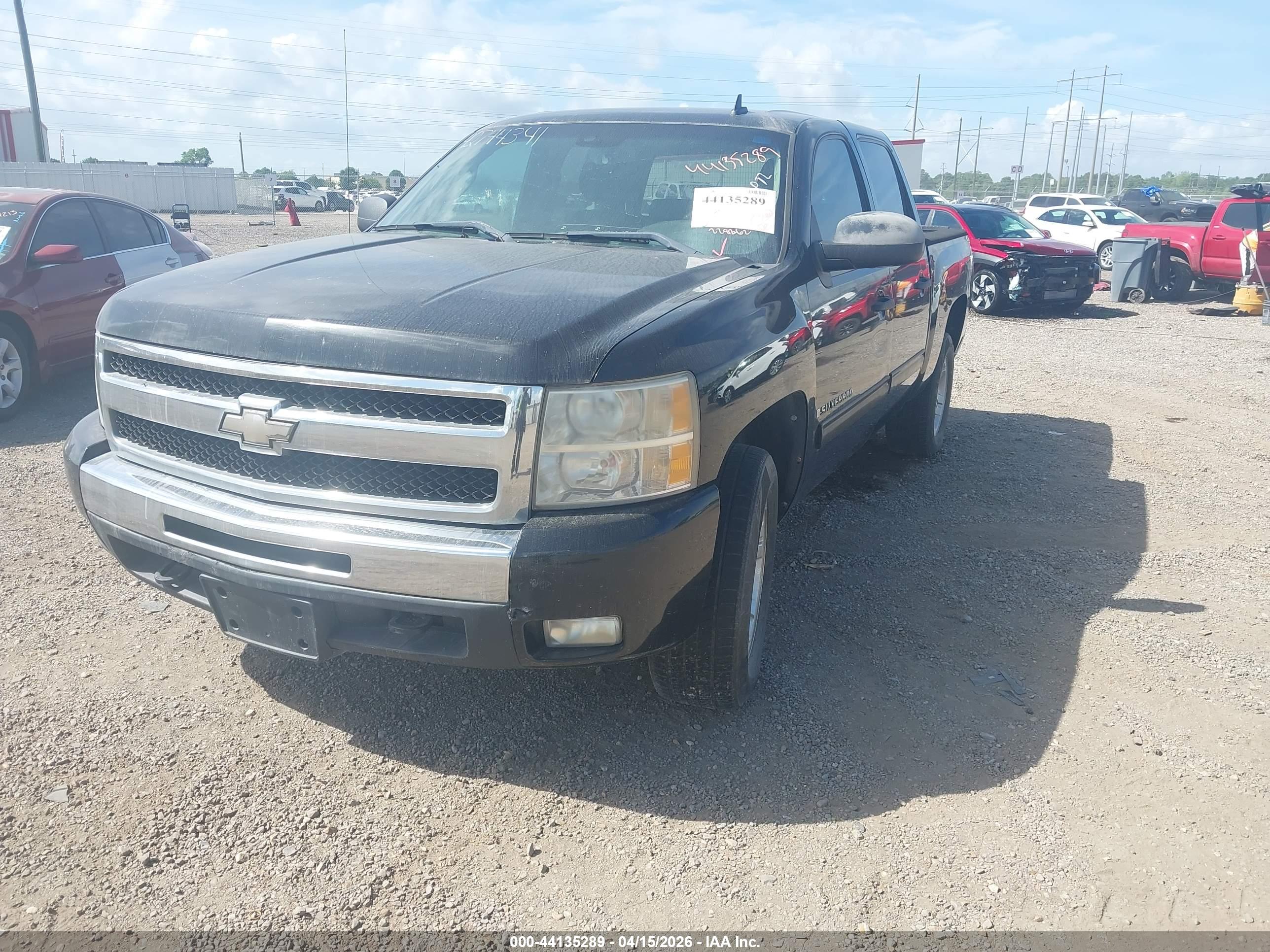 CHEVROLET SILVERADO image 2