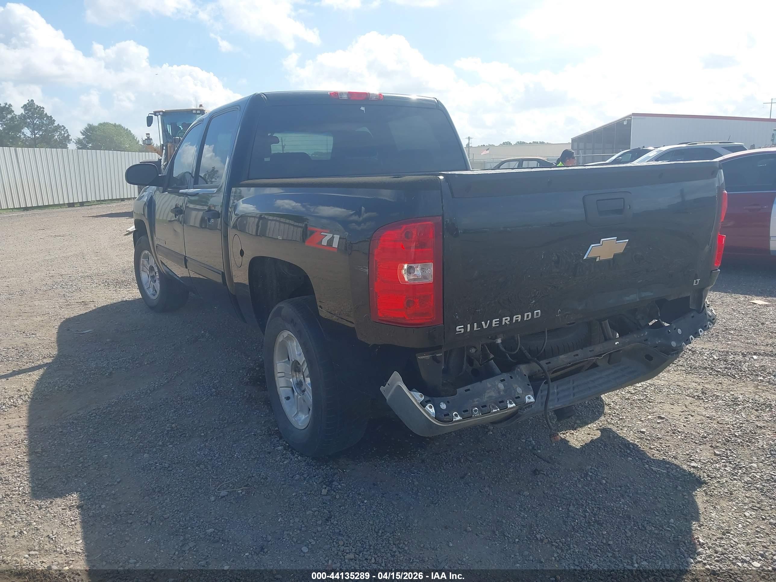 CHEVROLET SILVERADO image 3