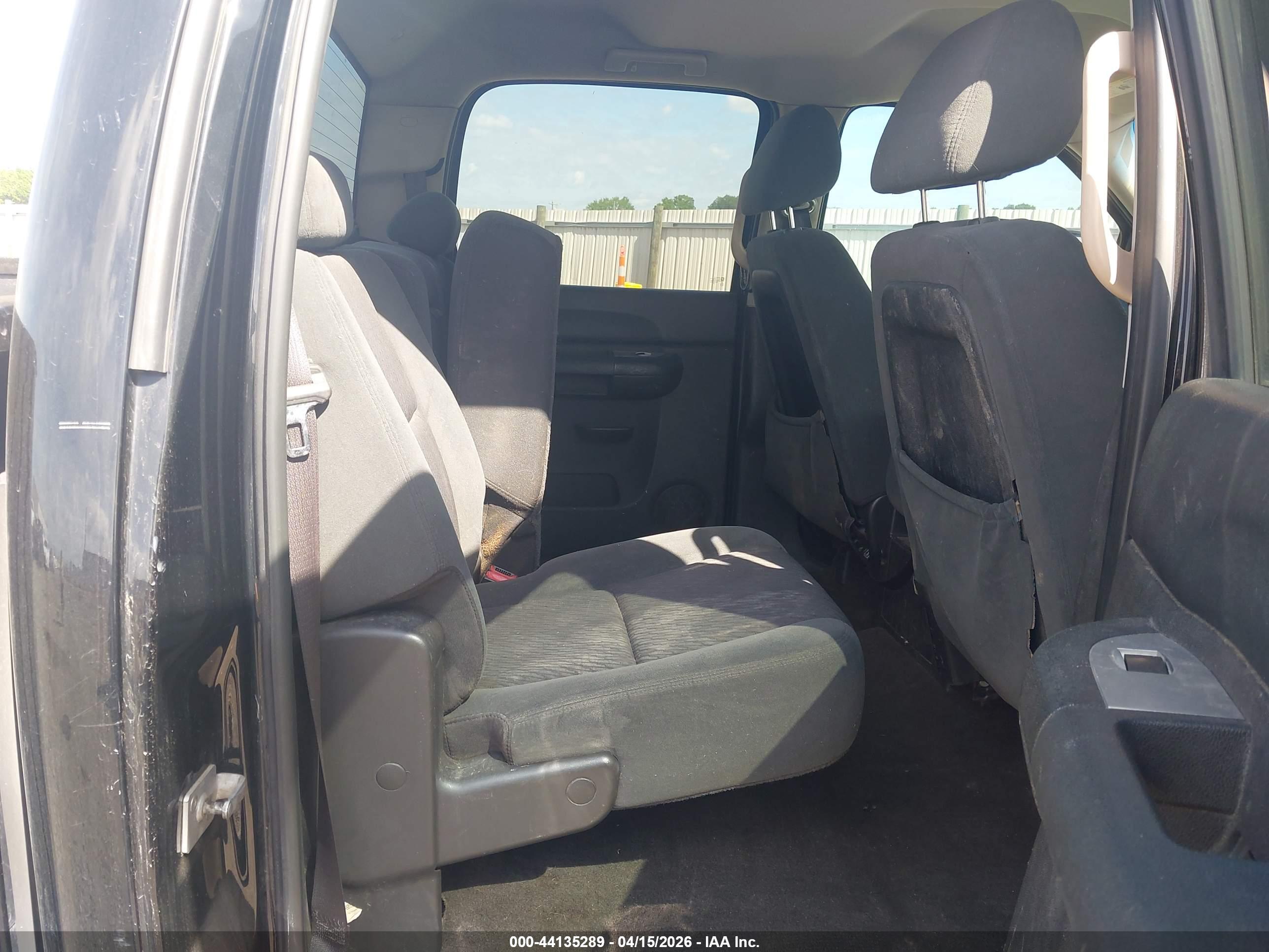 CHEVROLET SILVERADO image 8