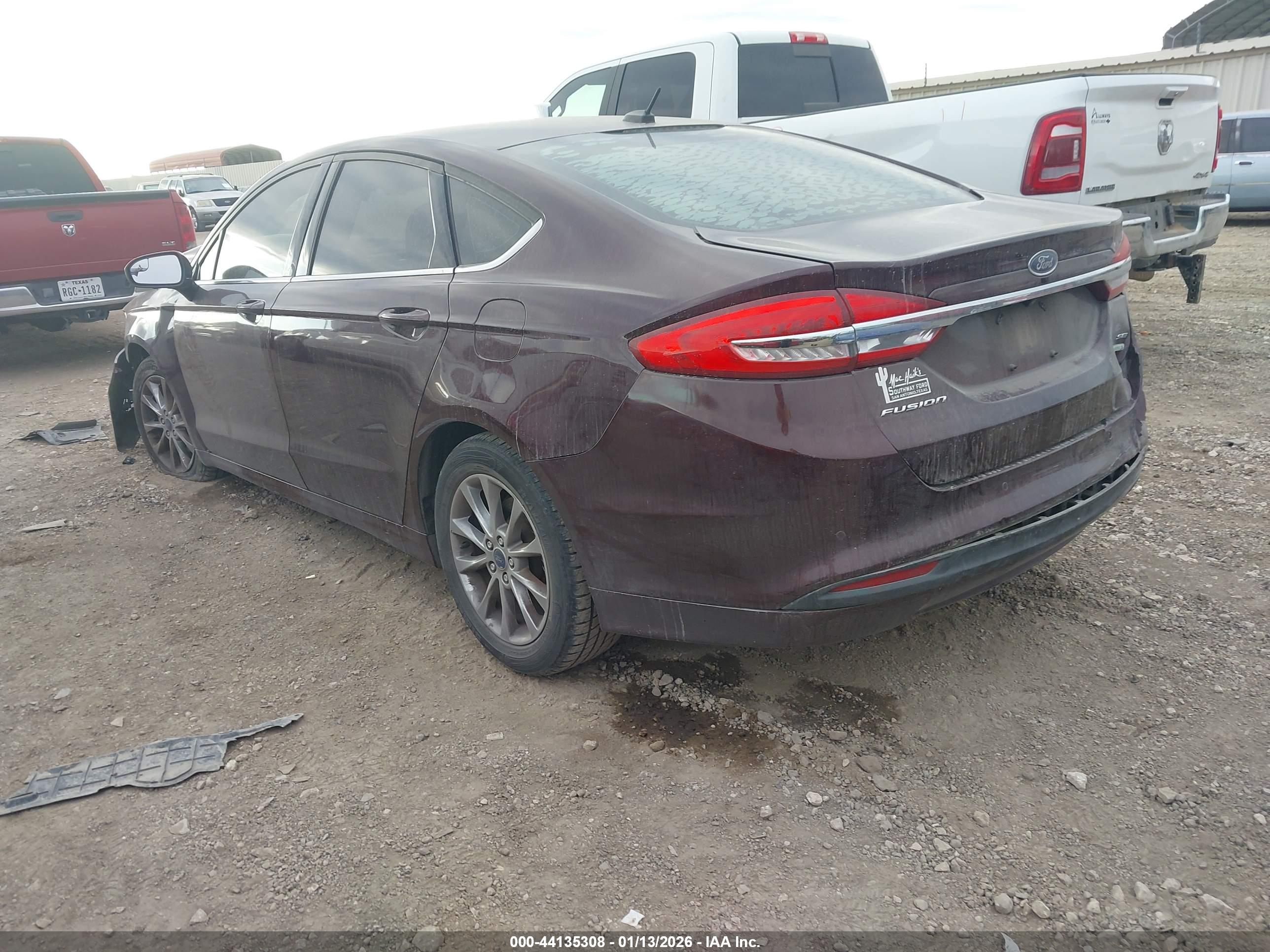 FORD FUSION image 3