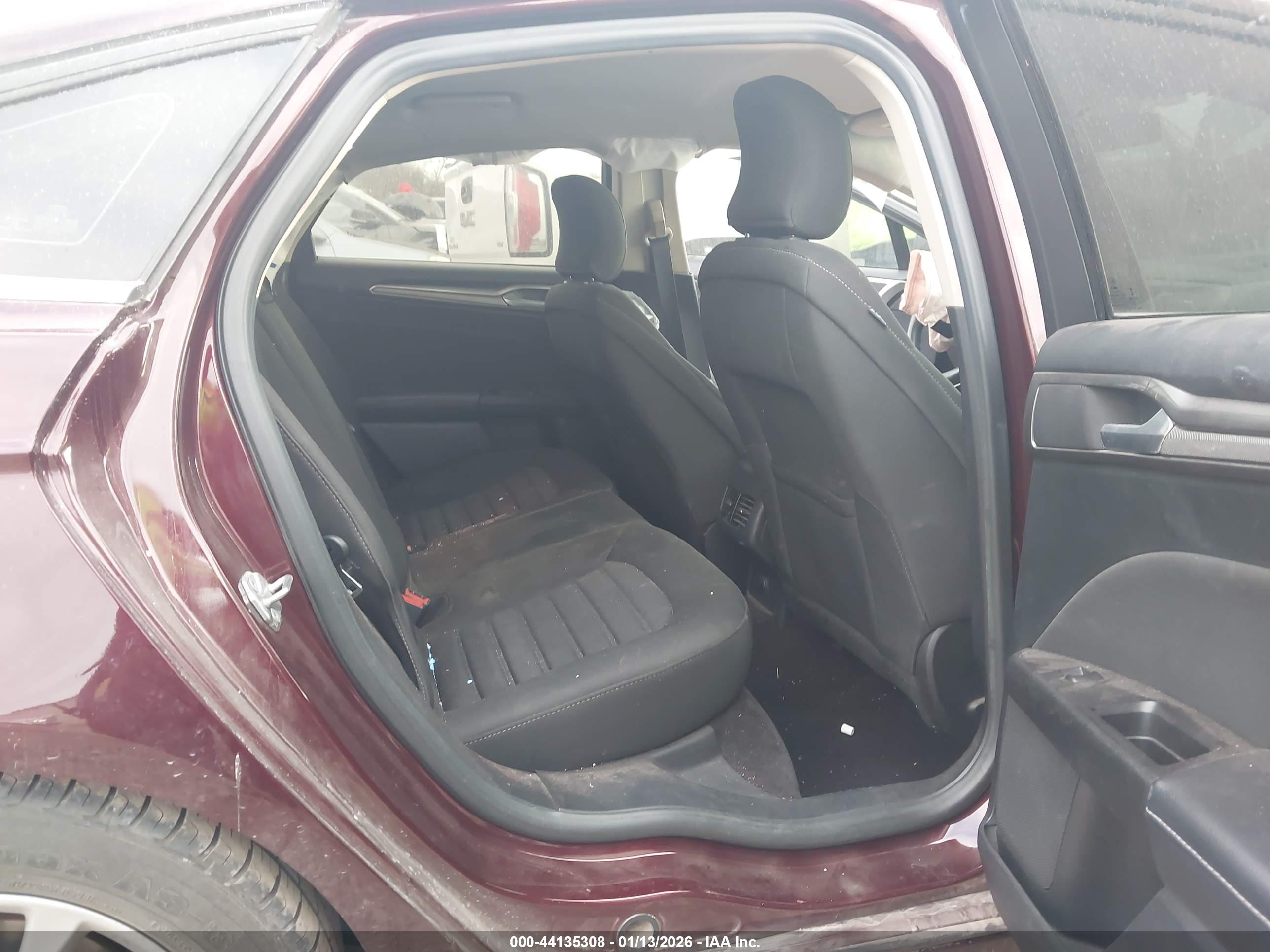 FORD FUSION image 8