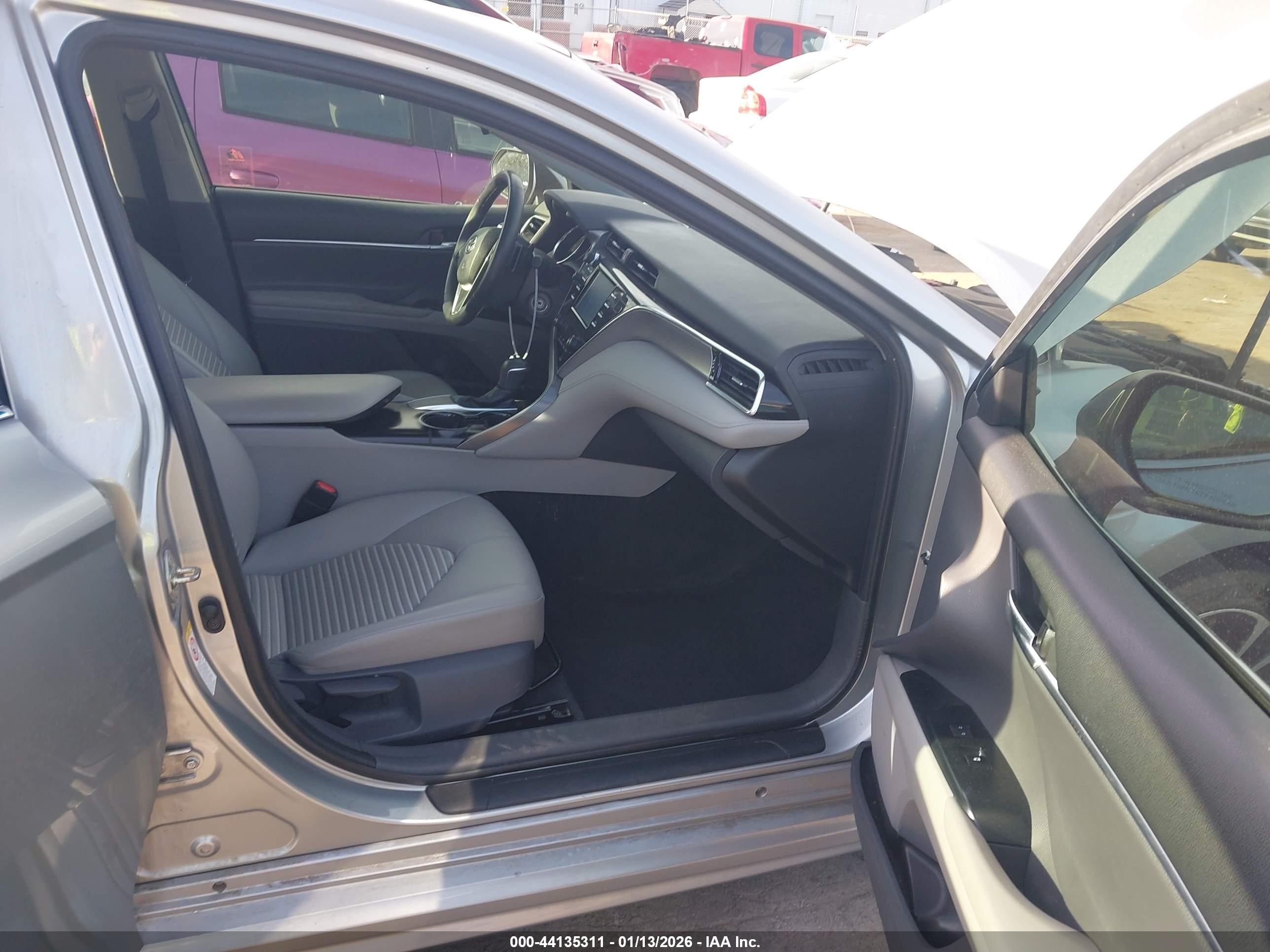 TOYOTA CAMRY image 5
