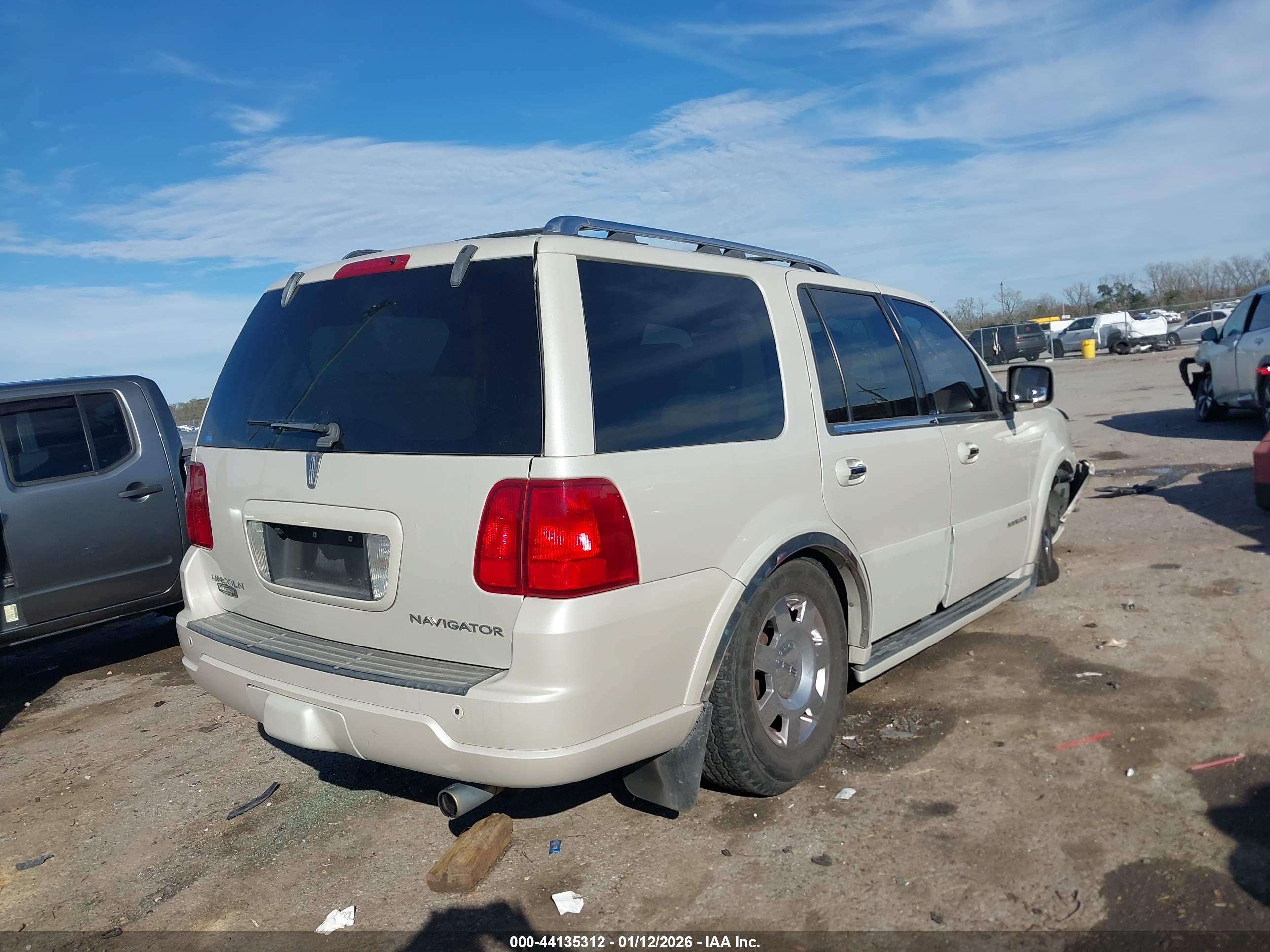 LINCOLN NAVIGATOR image 4