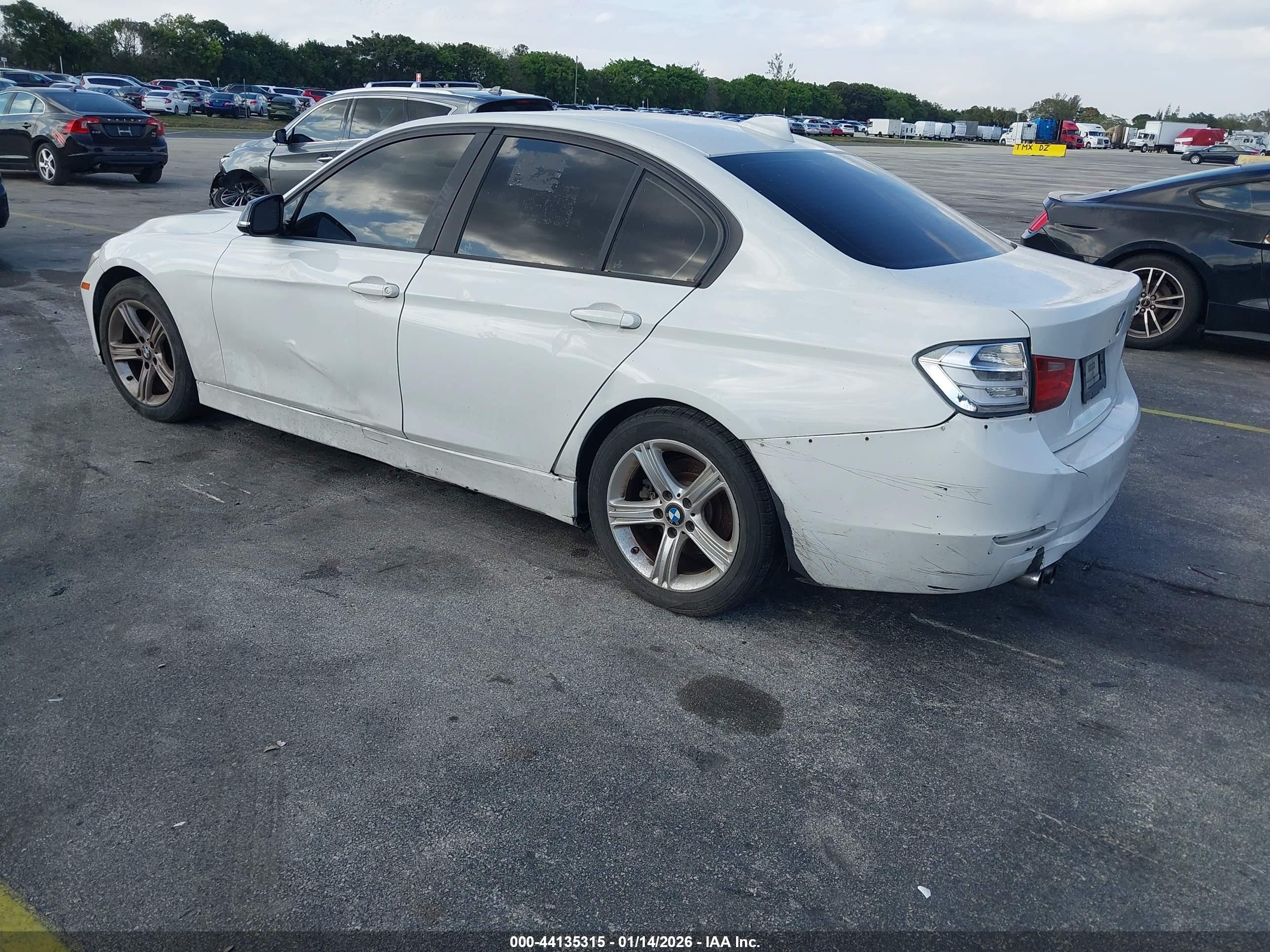 BMW 328I image 3