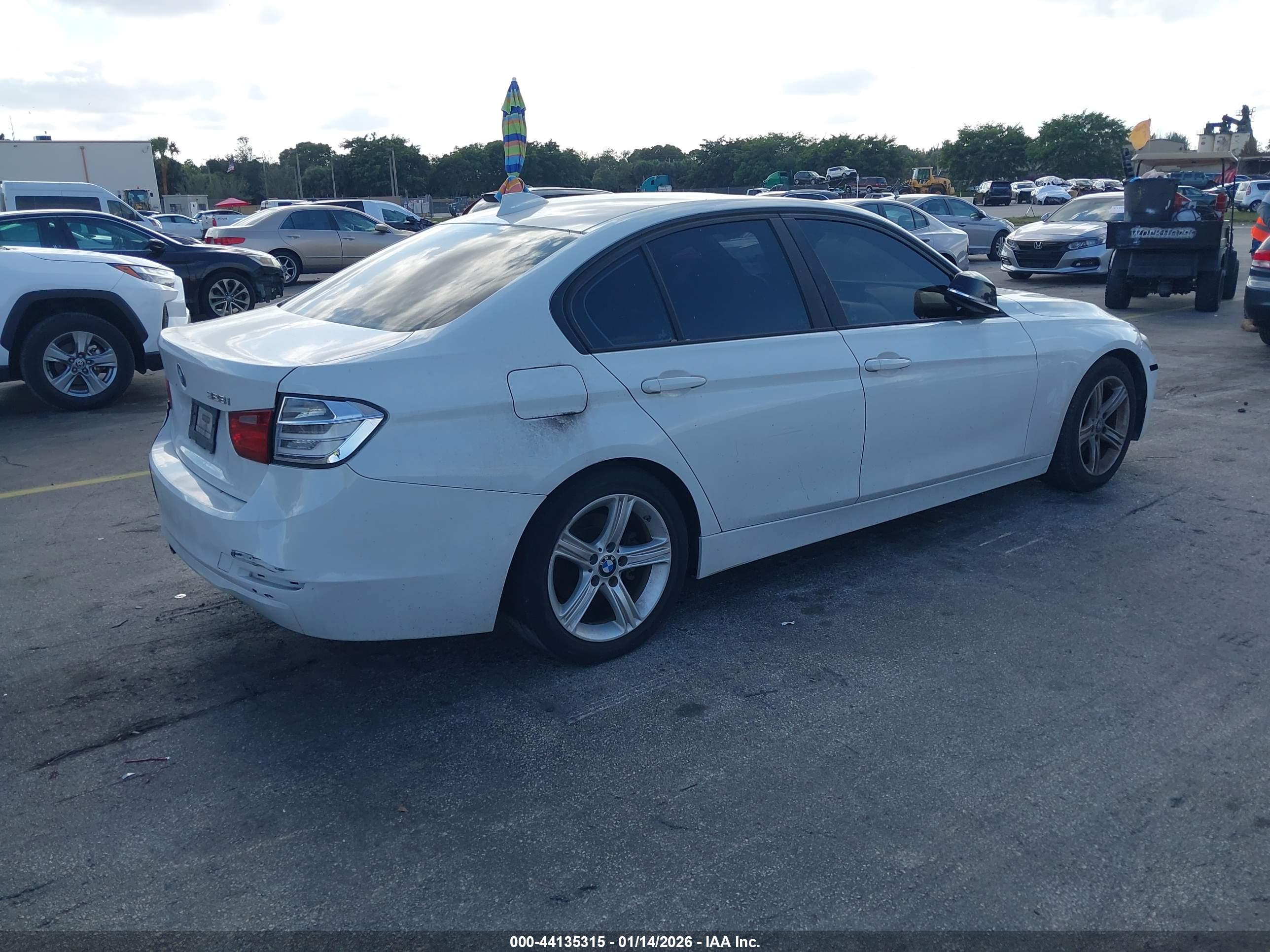 BMW 328I image 4