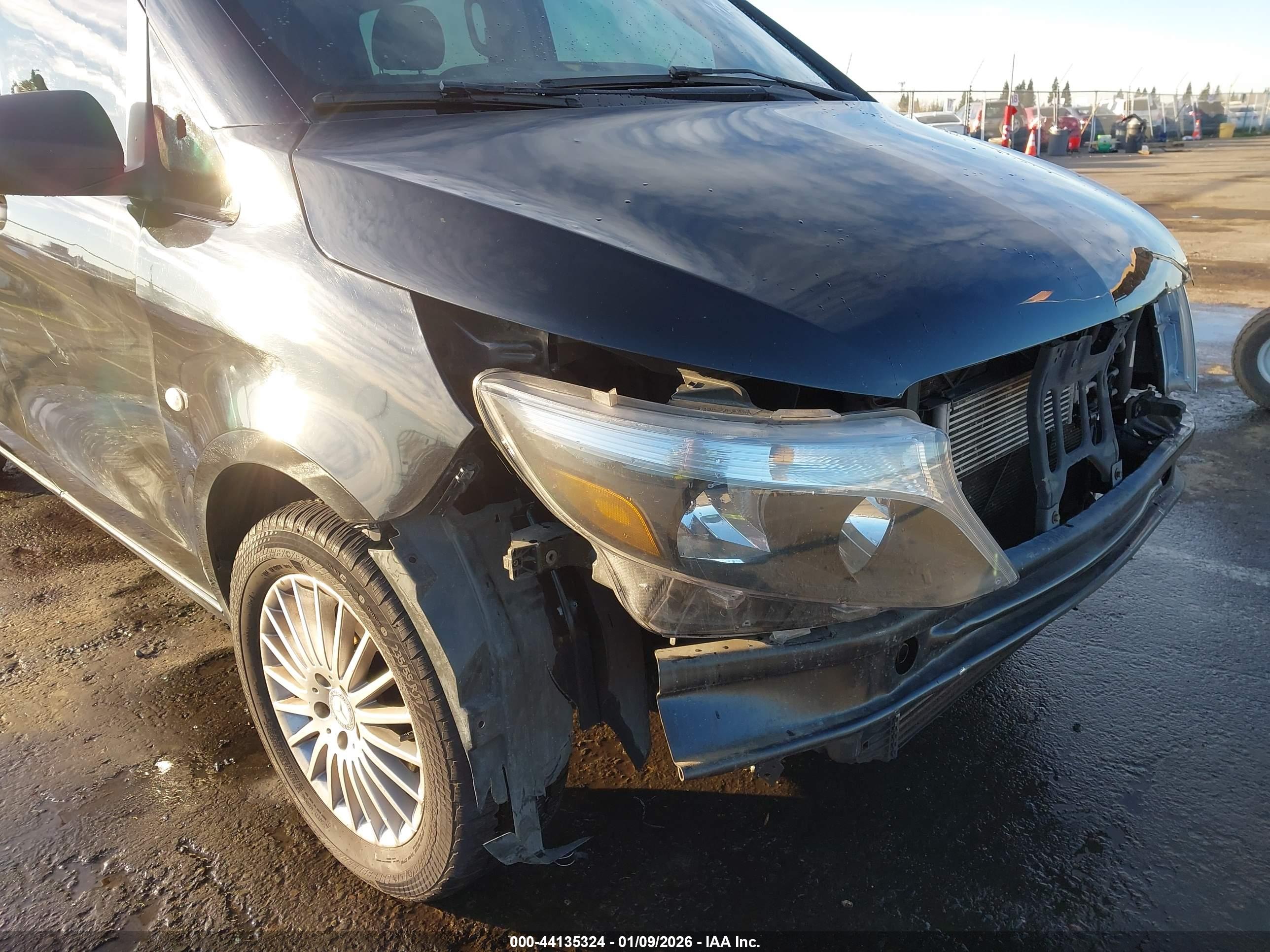 MERCEDES-BENZ METRIS image 6