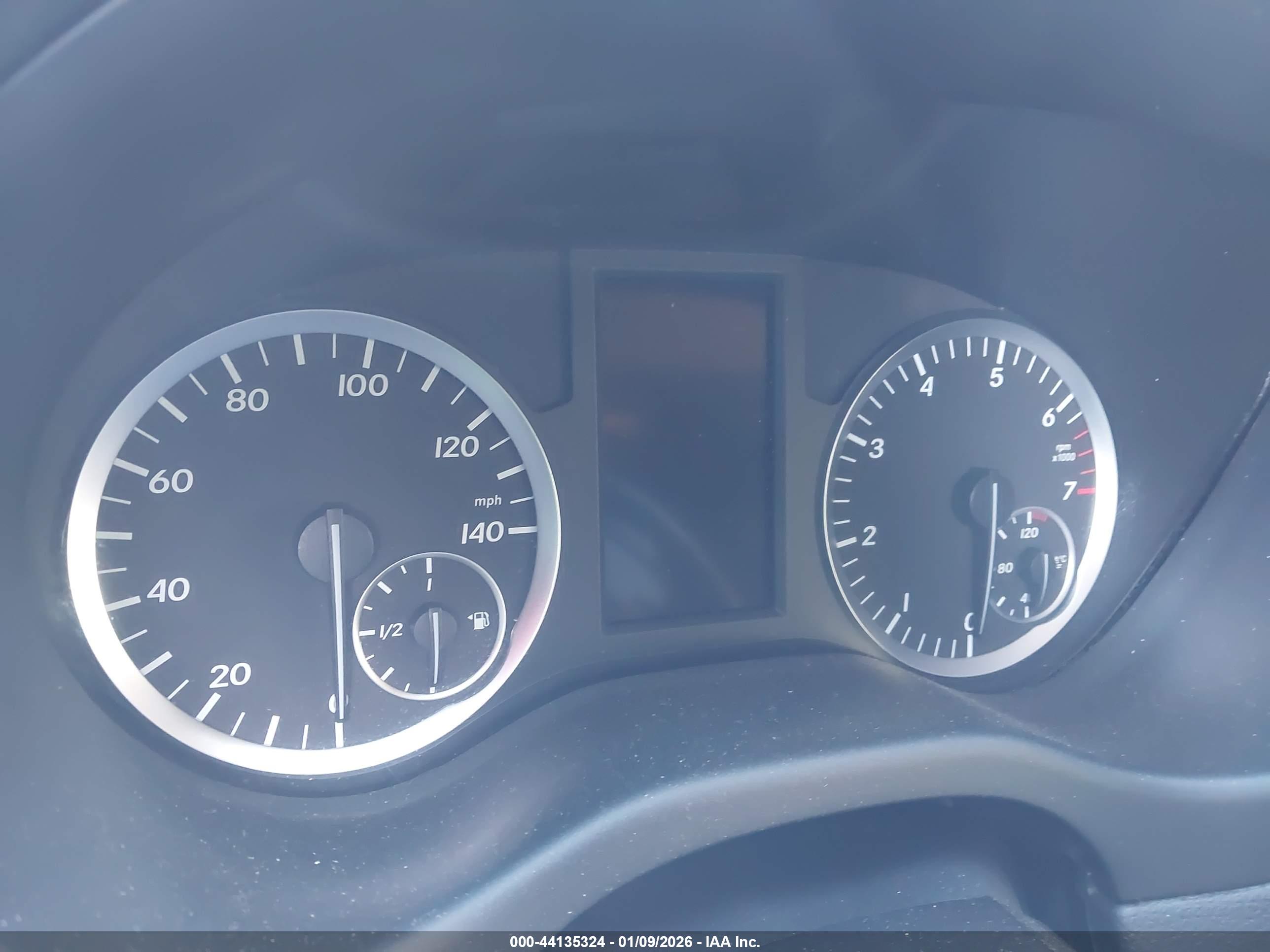 MERCEDES-BENZ METRIS image 7