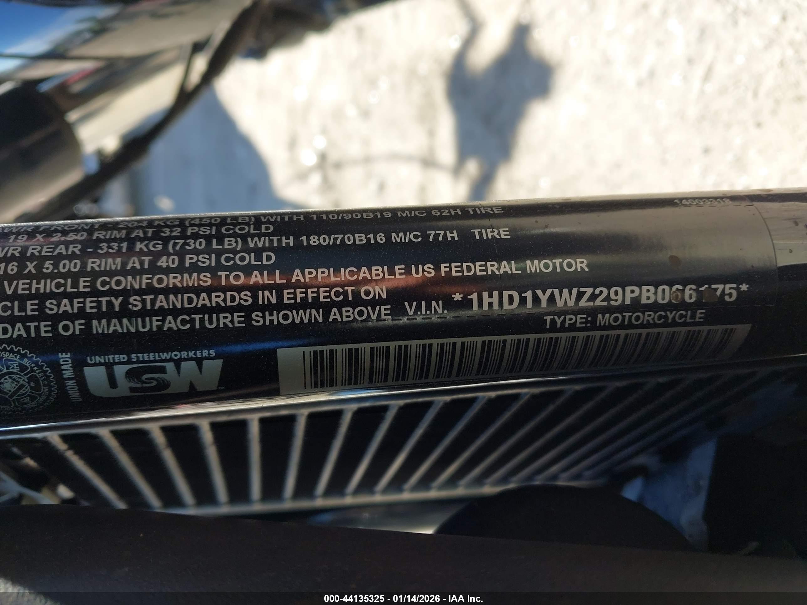 HARLEY-DAVIDSON FXLRS image 10