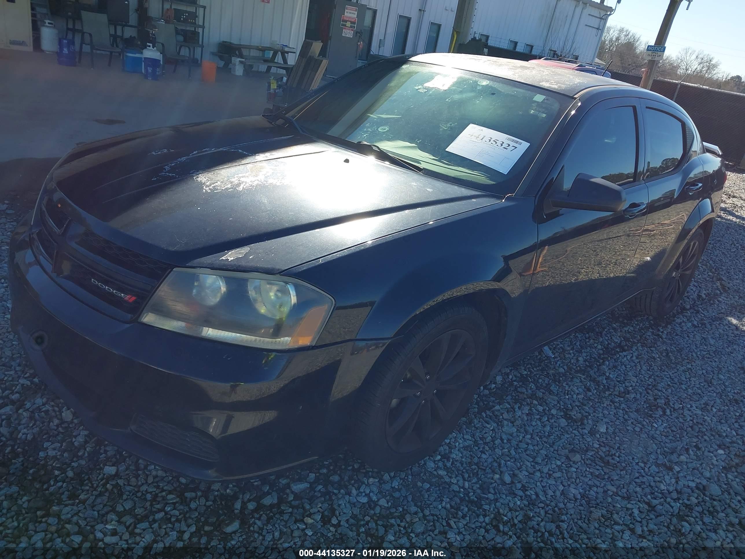 DODGE AVENGER image 2