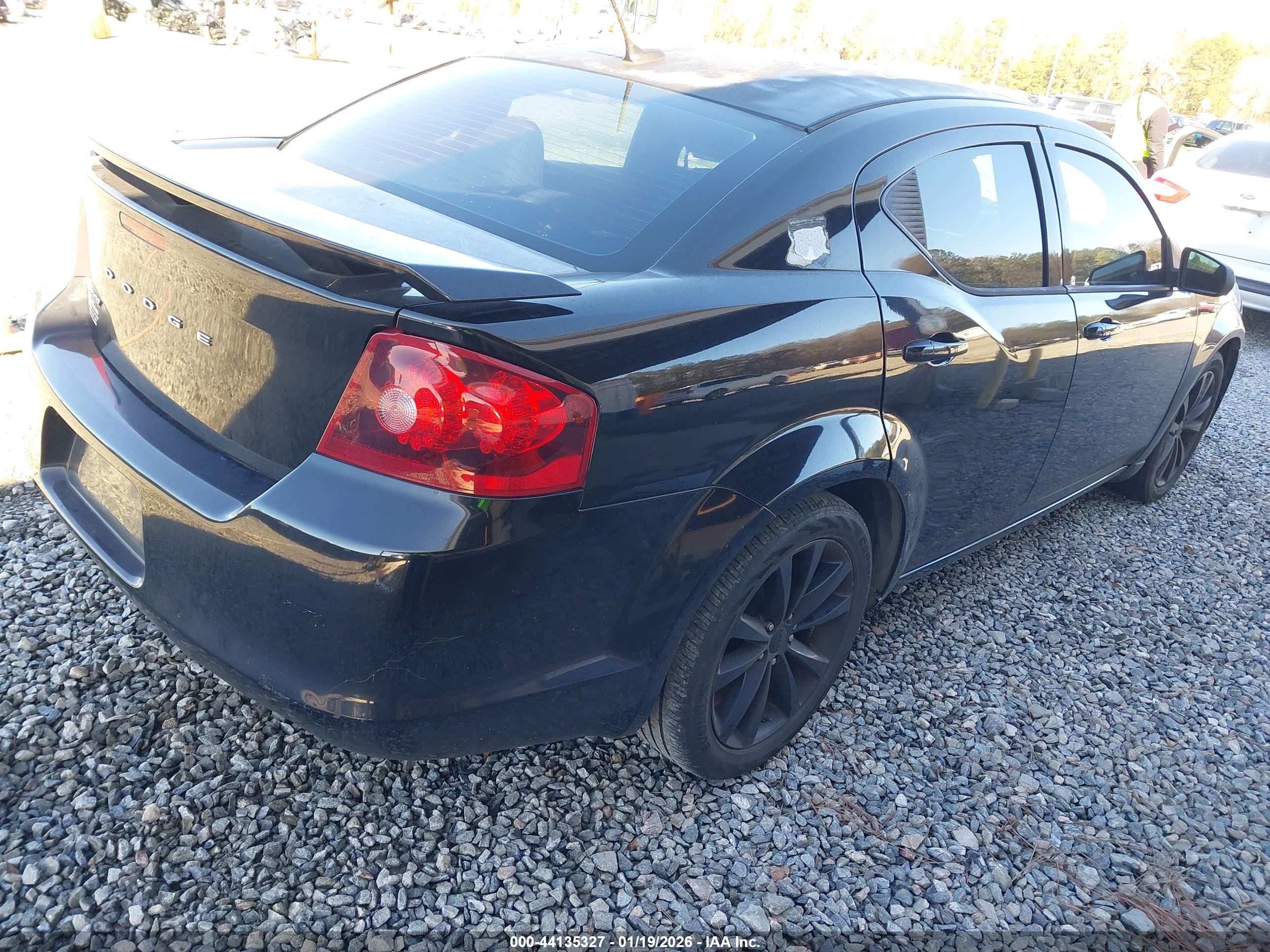 DODGE AVENGER image 4