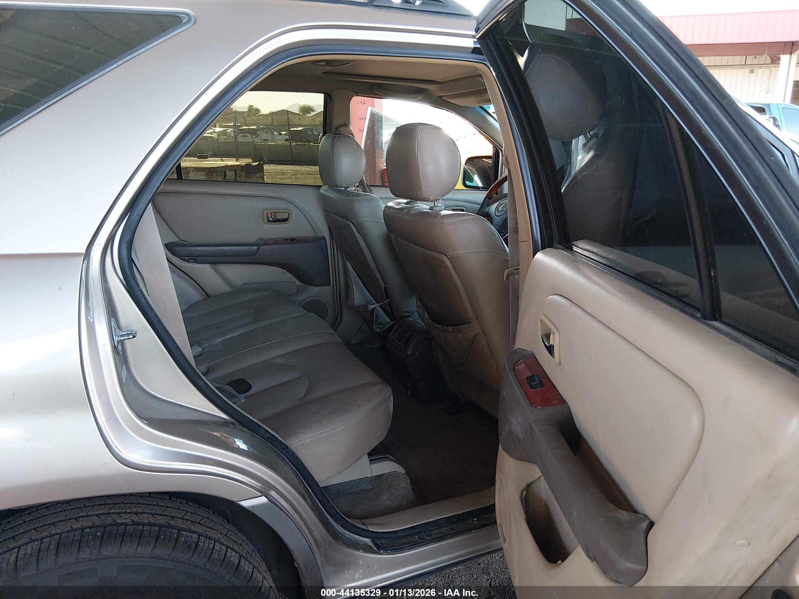 LEXUS RX image 8