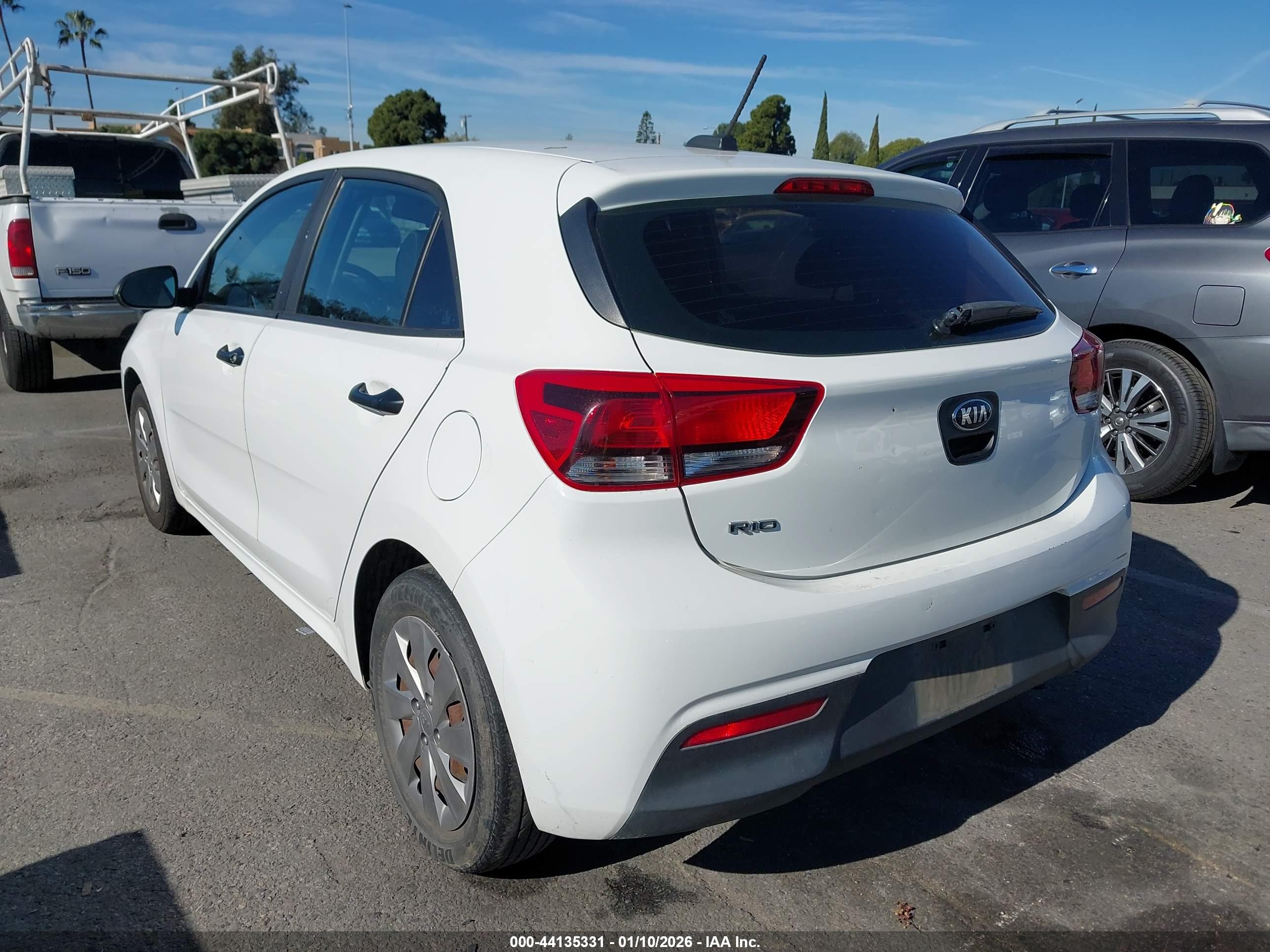 KIA RIO image 3