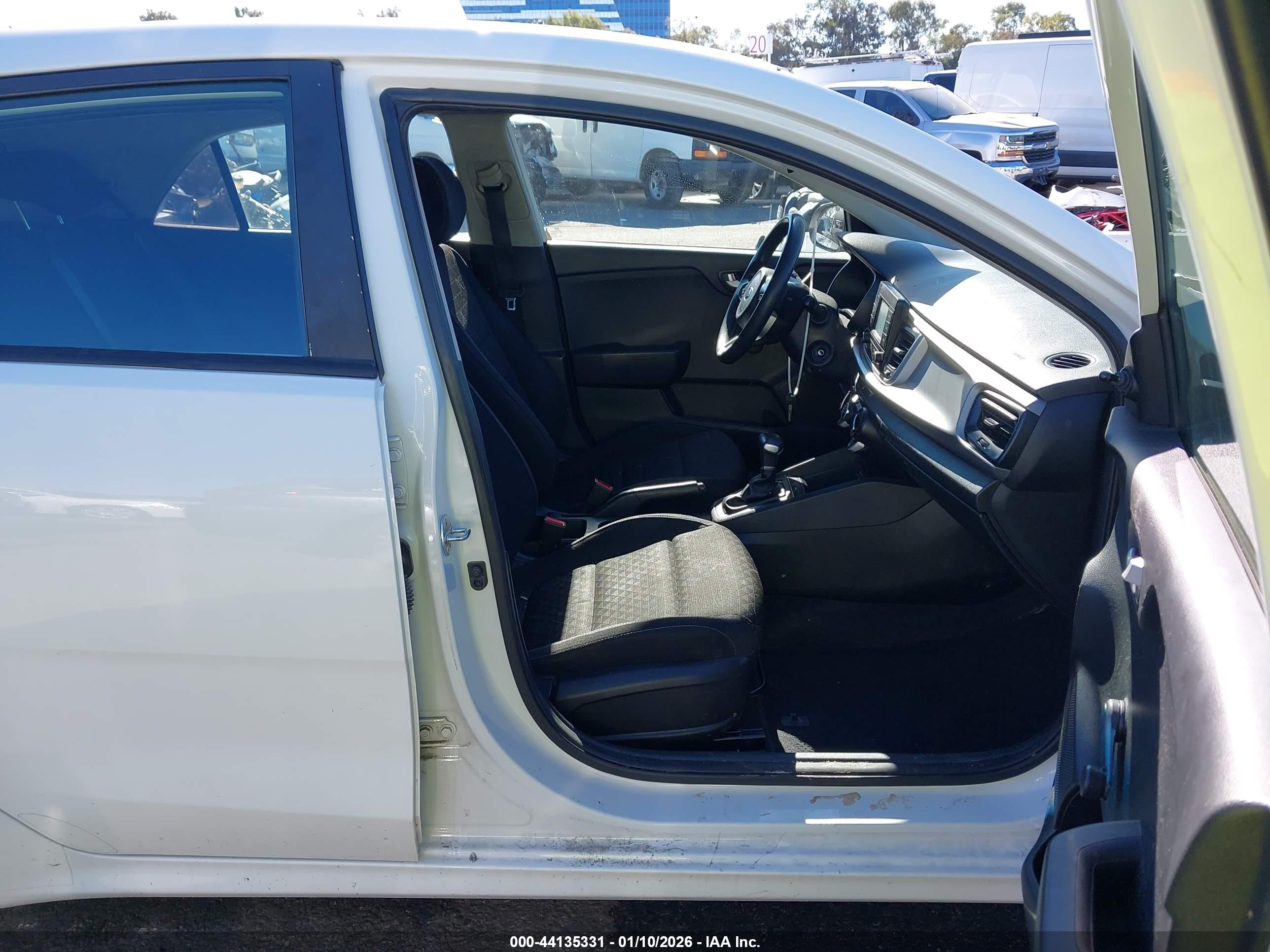 KIA RIO image 5