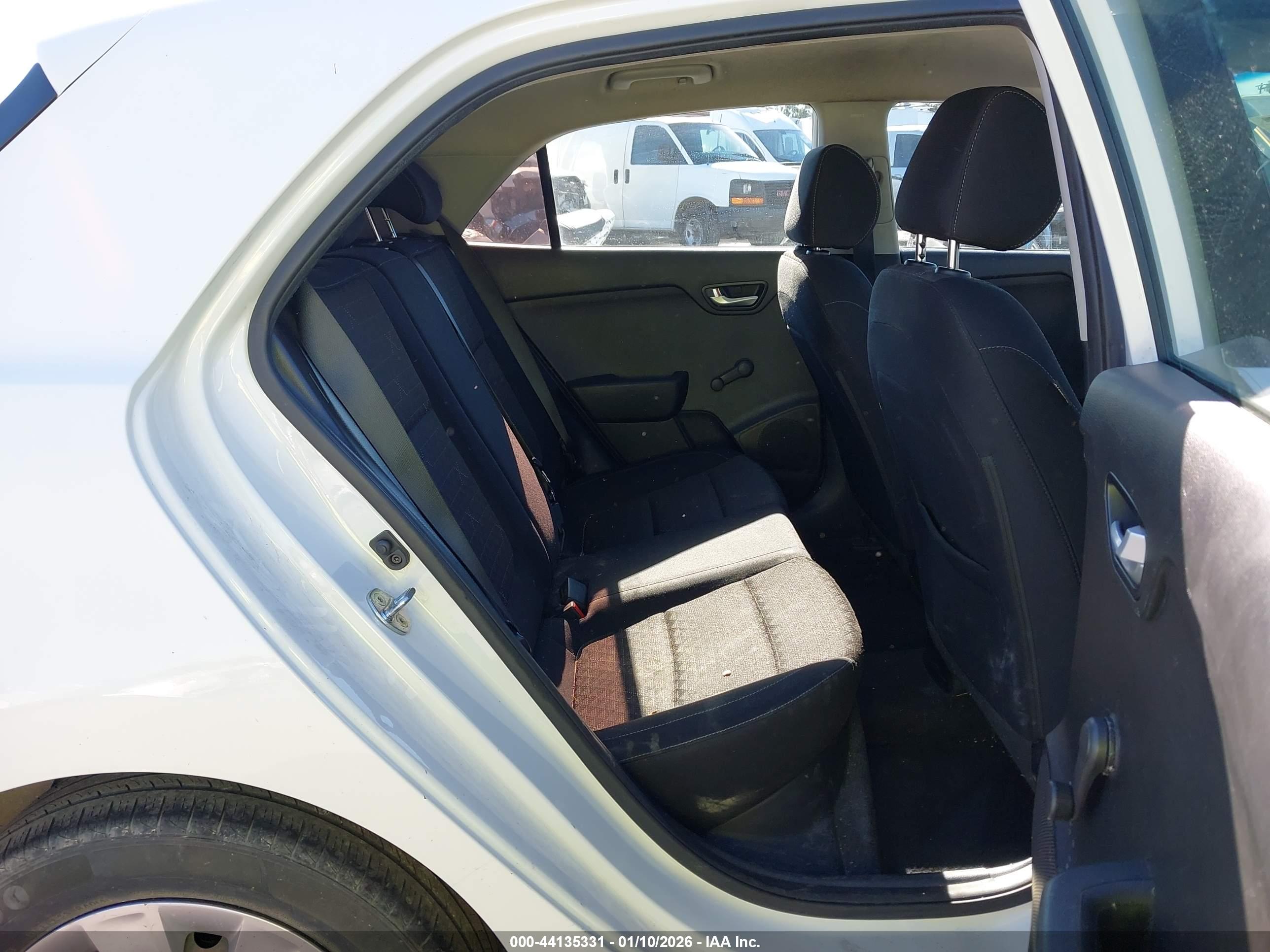 KIA RIO image 8