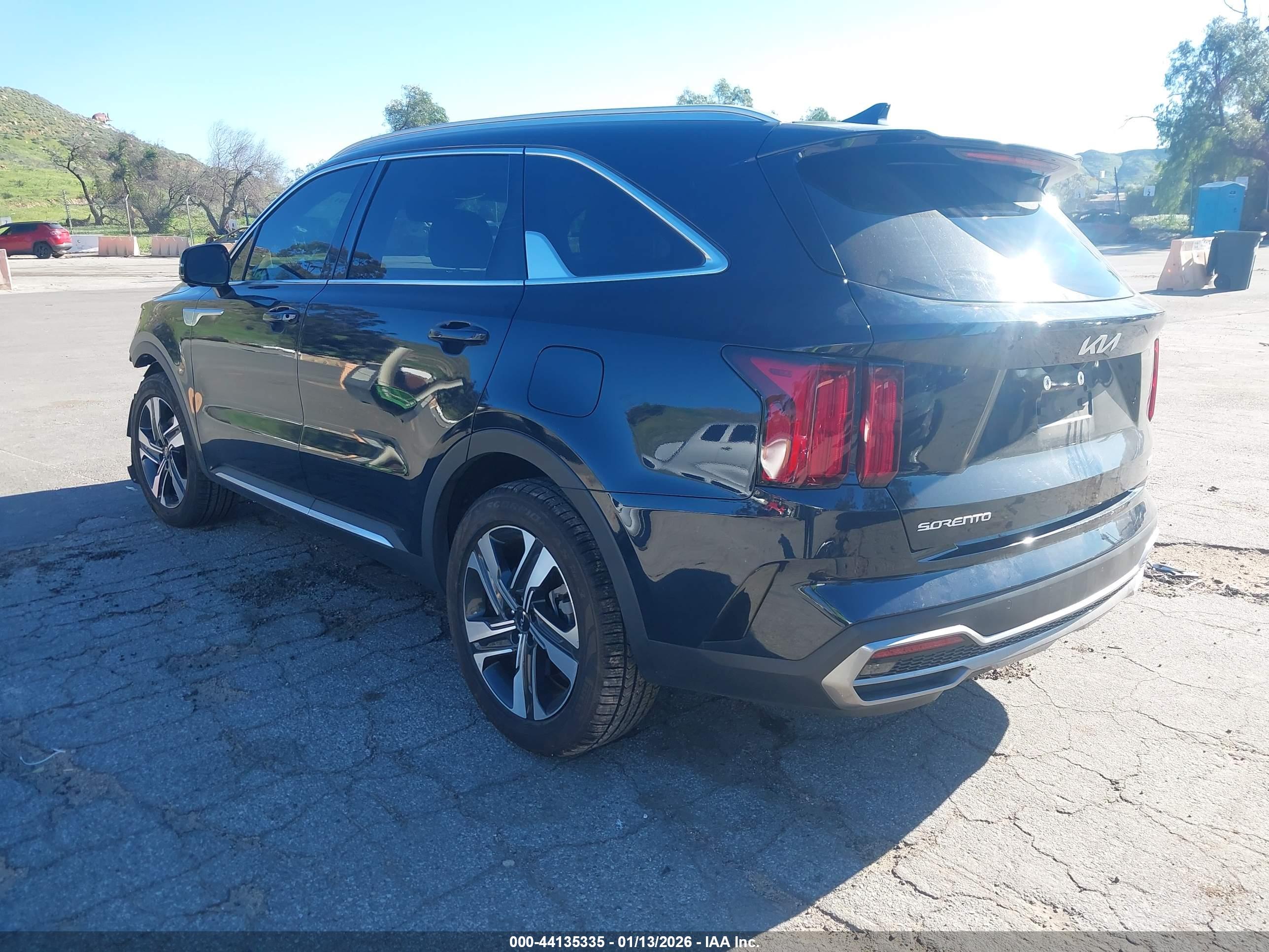 KIA SORENTO image 3