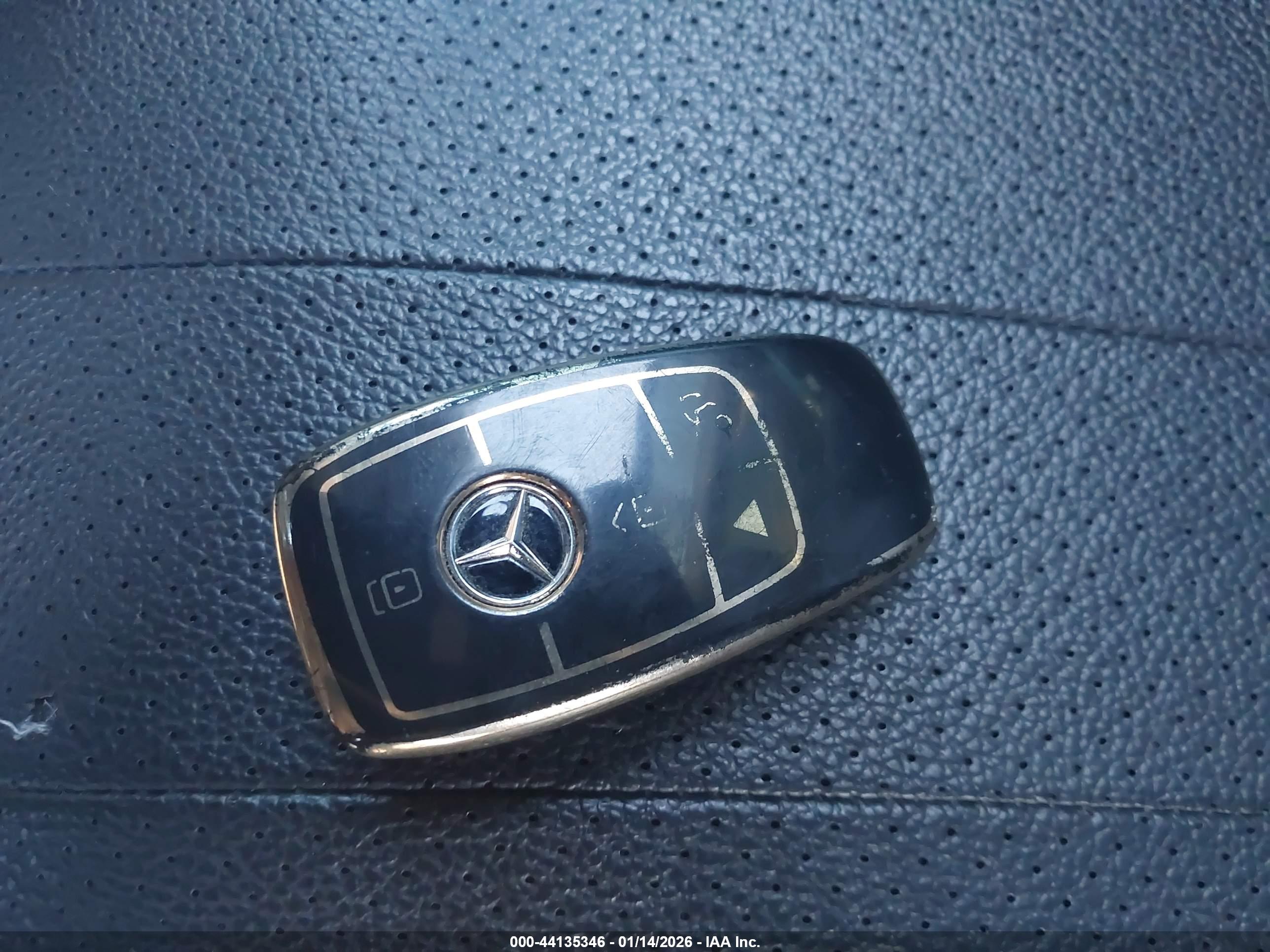 MERCEDES-BENZ E image 11