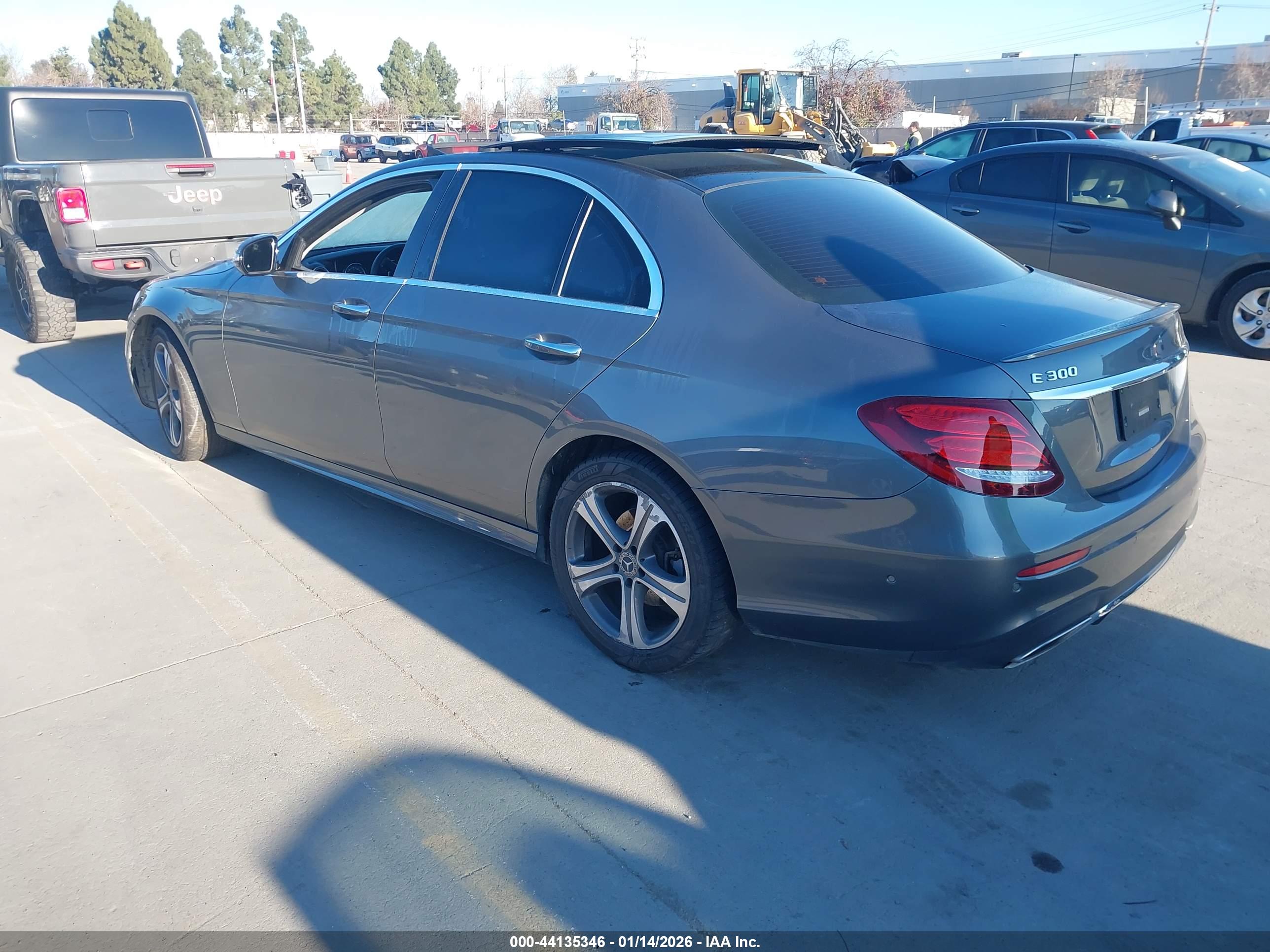 MERCEDES-BENZ E image 3
