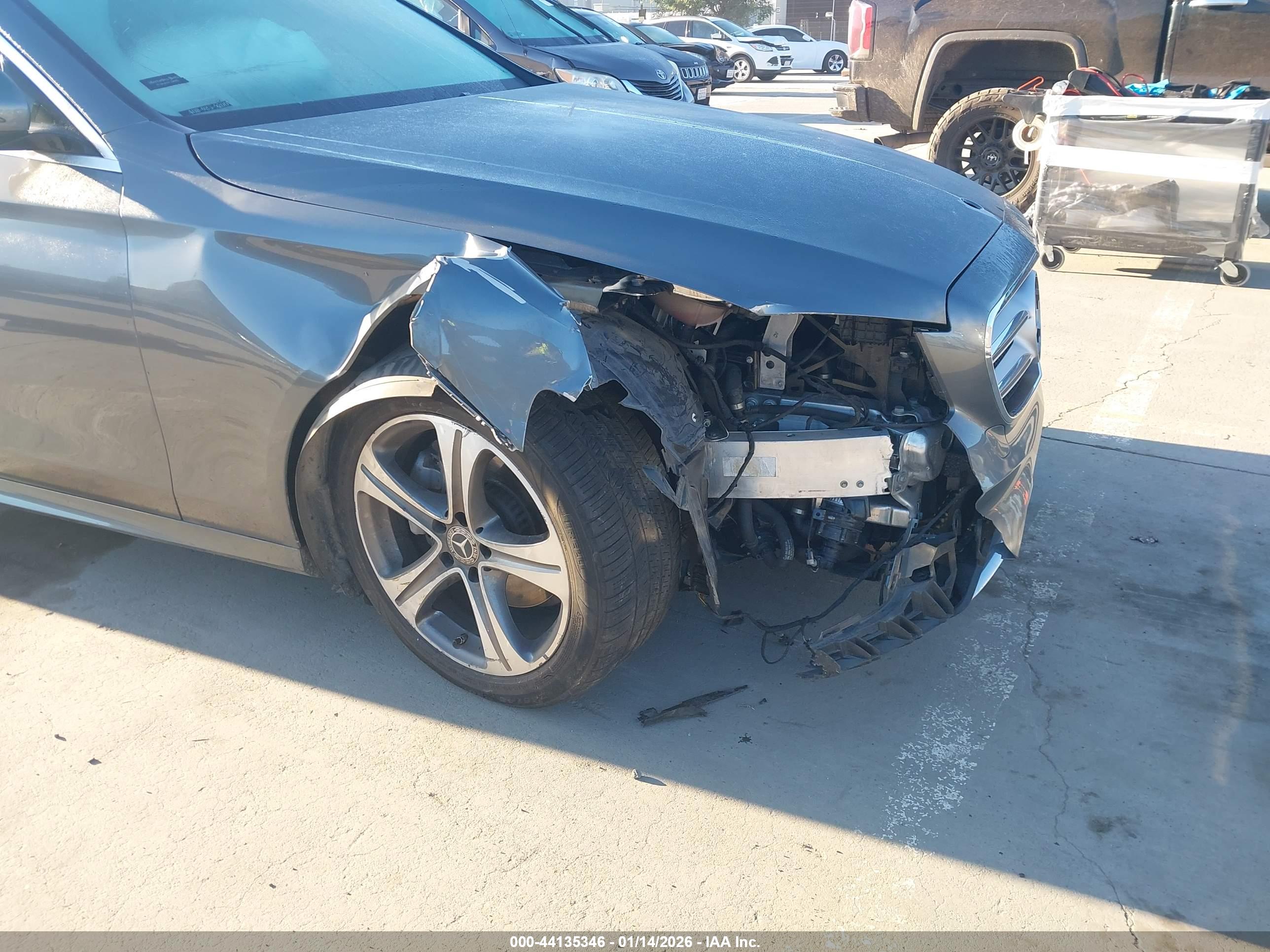 MERCEDES-BENZ E image 6