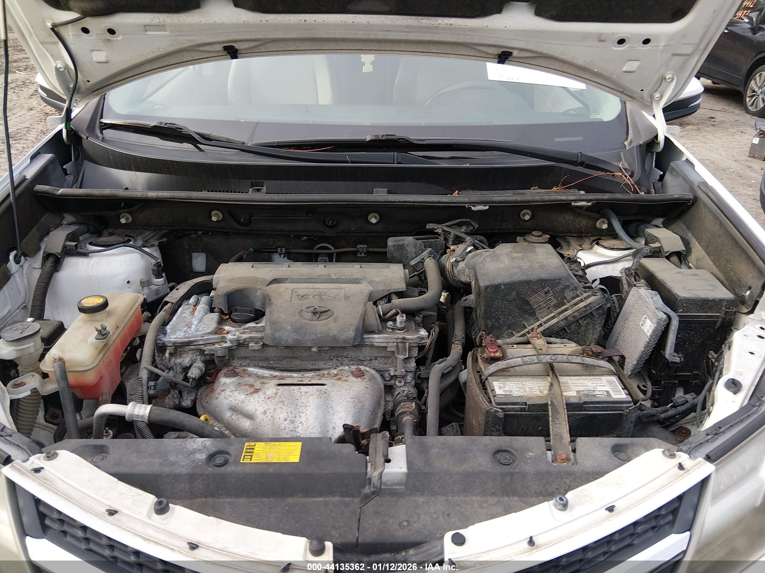 TOYOTA RAV4 image 10