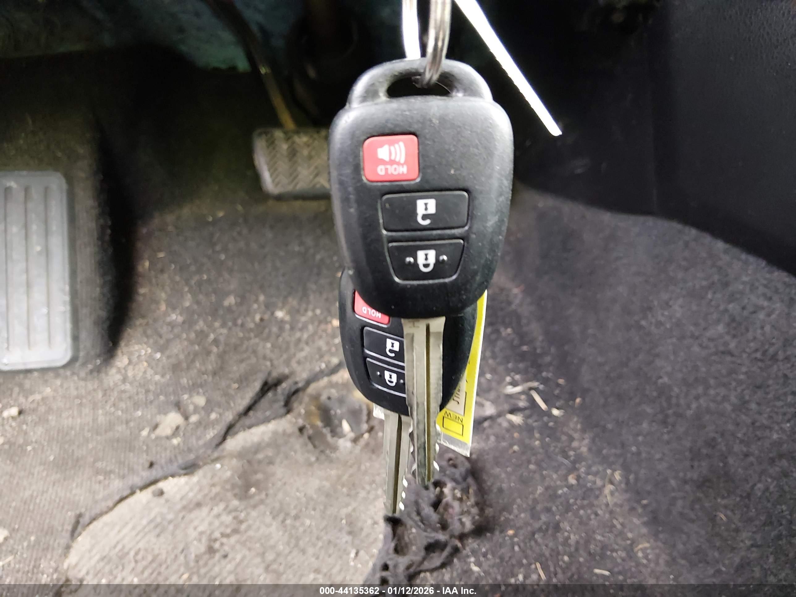TOYOTA RAV4 image 11