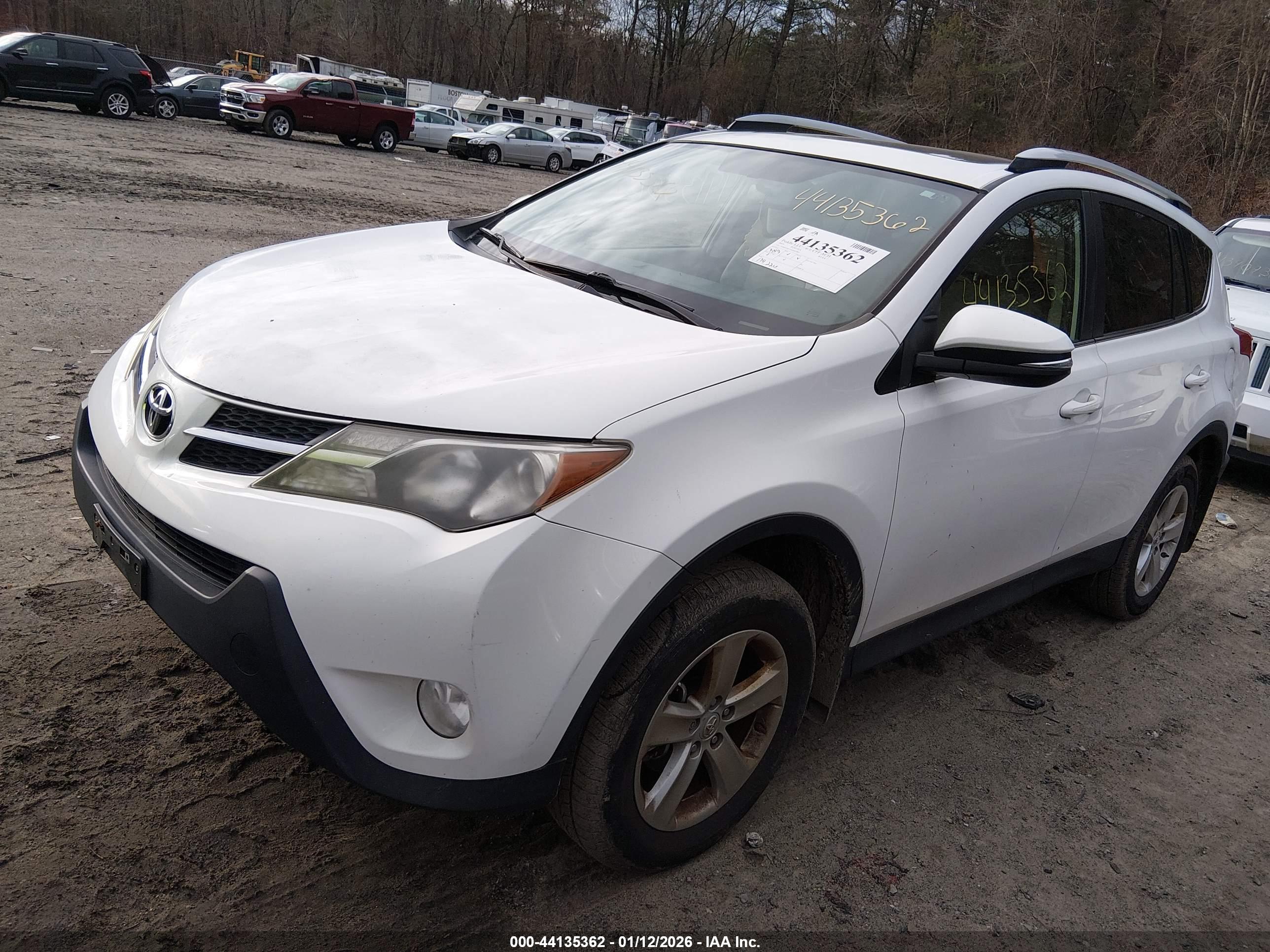 TOYOTA RAV4 image 2