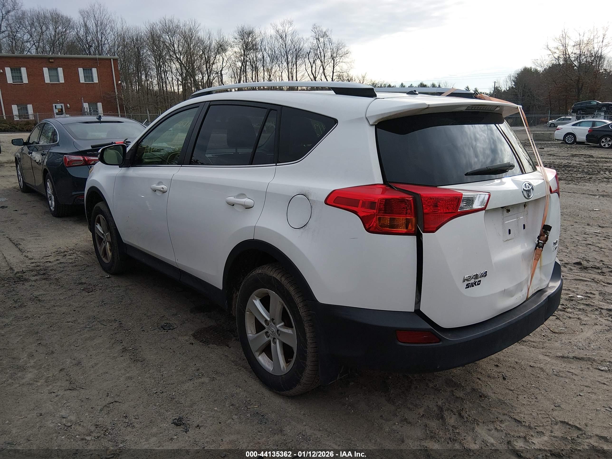 TOYOTA RAV4 image 3