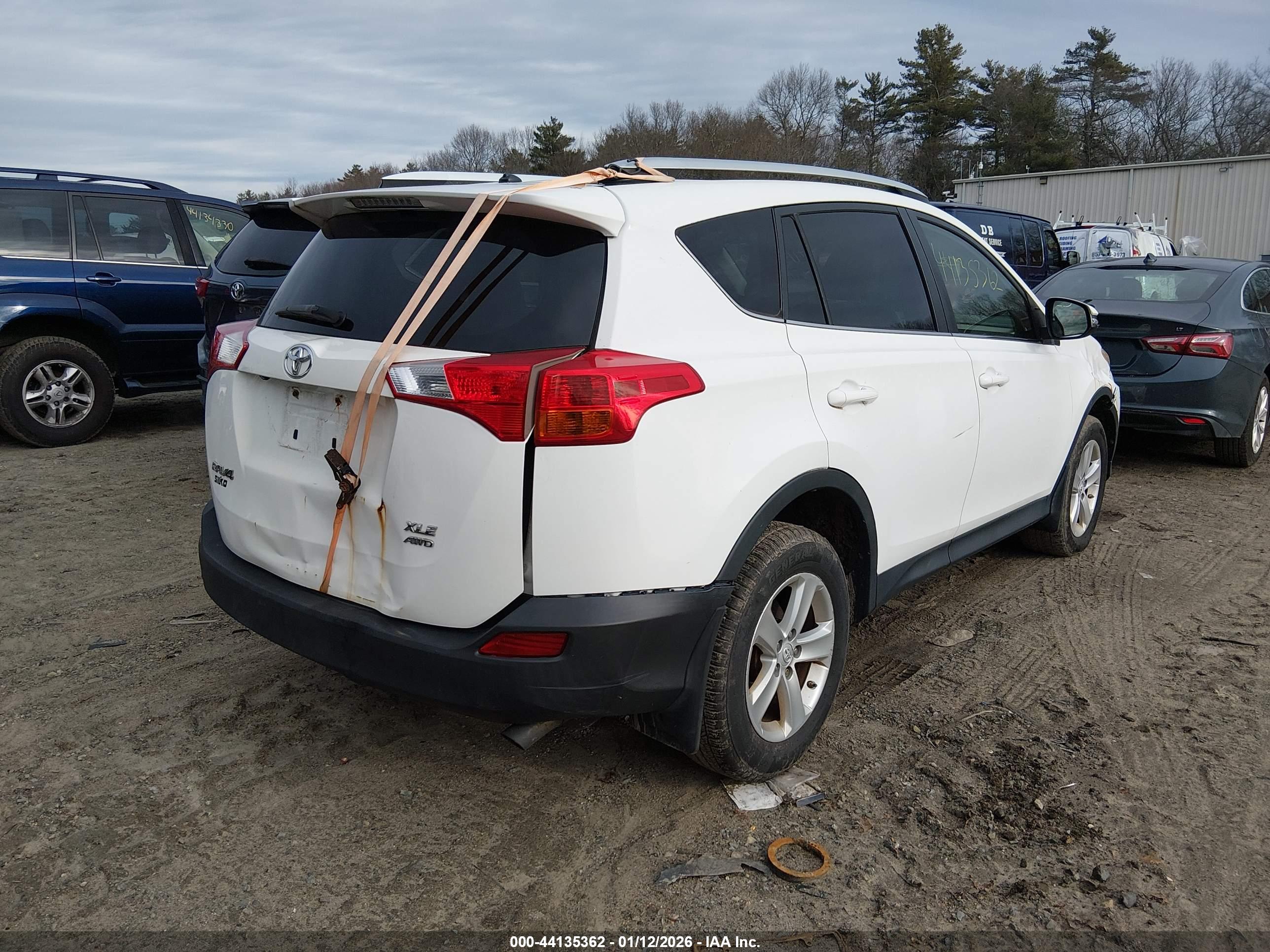 TOYOTA RAV4 image 4