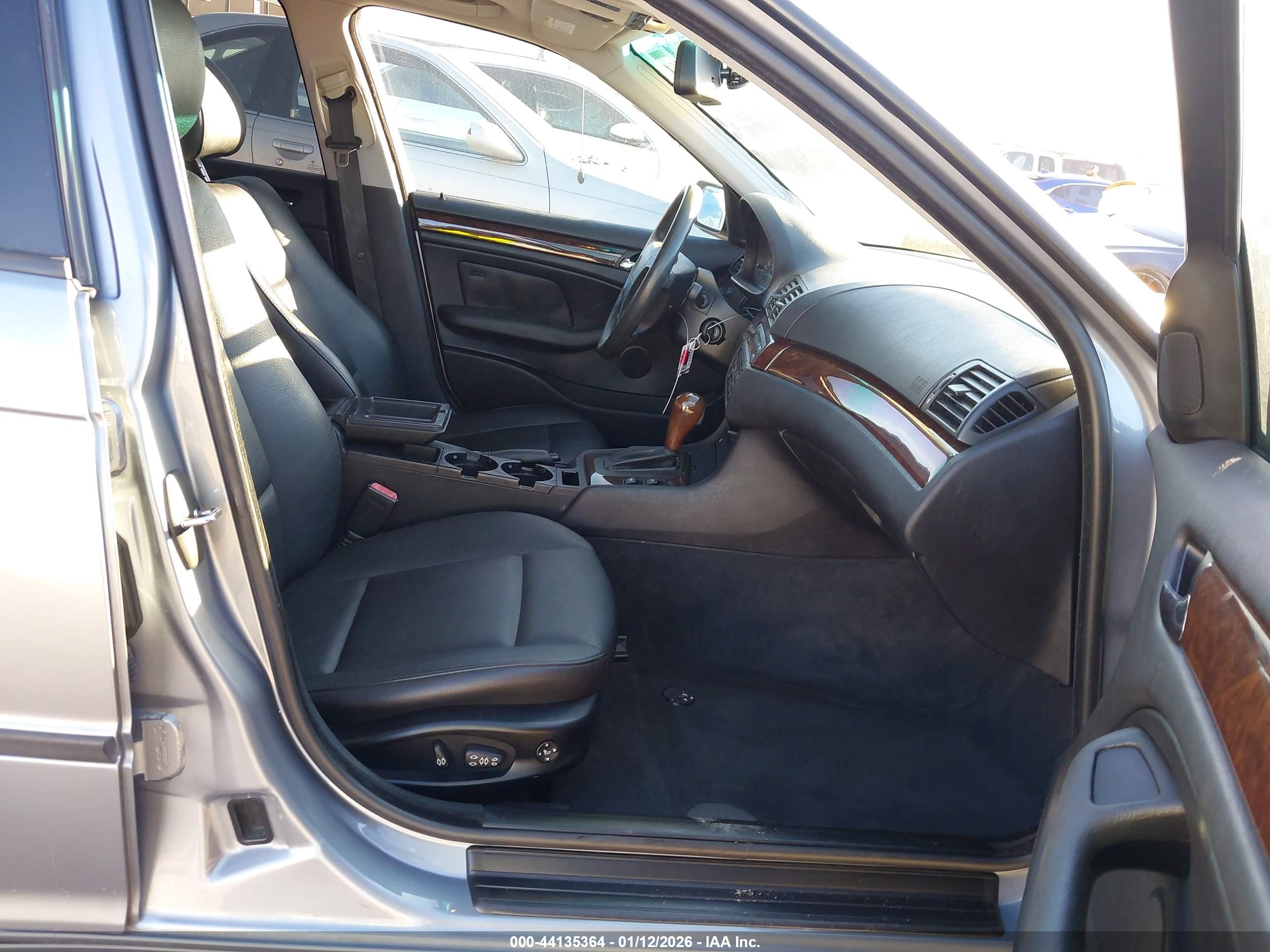 BMW 325I image 5