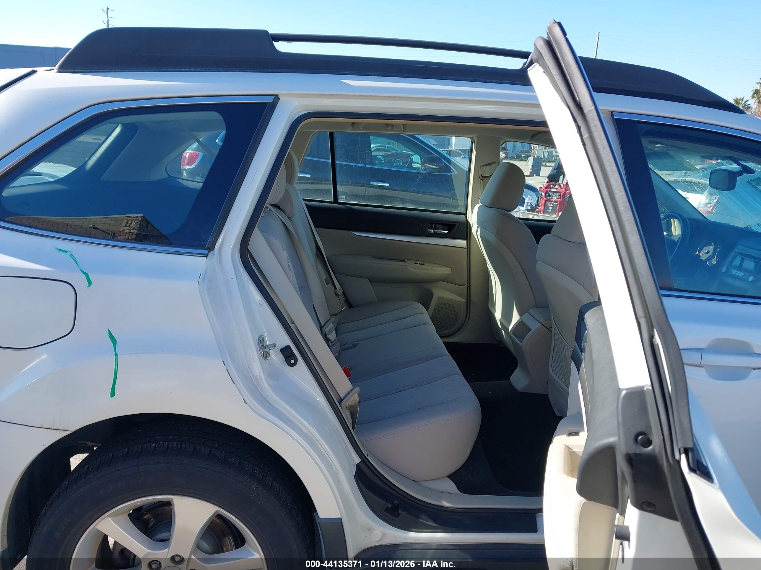 SUBARU OUTBACK image 8