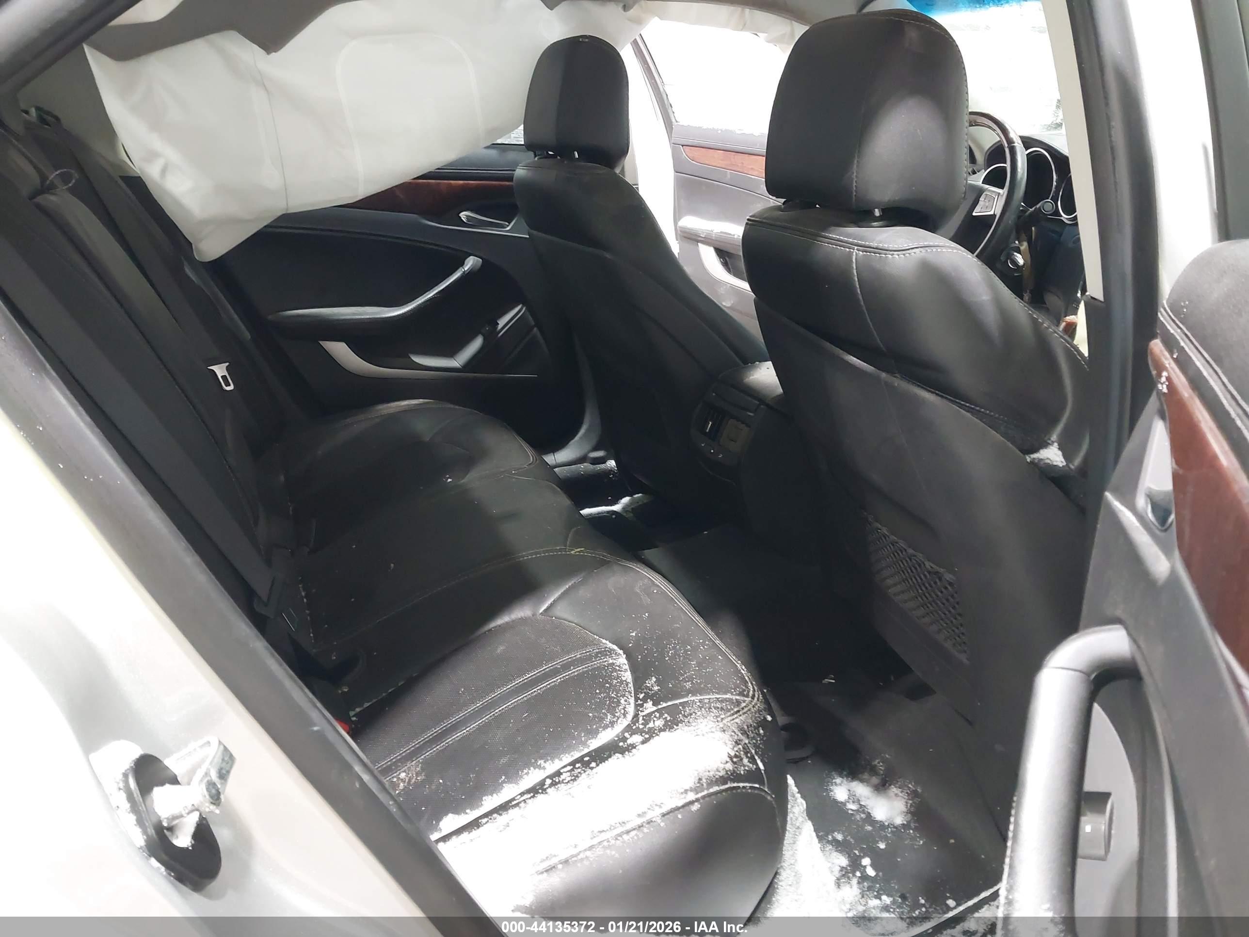 CADILLAC CTS image 8