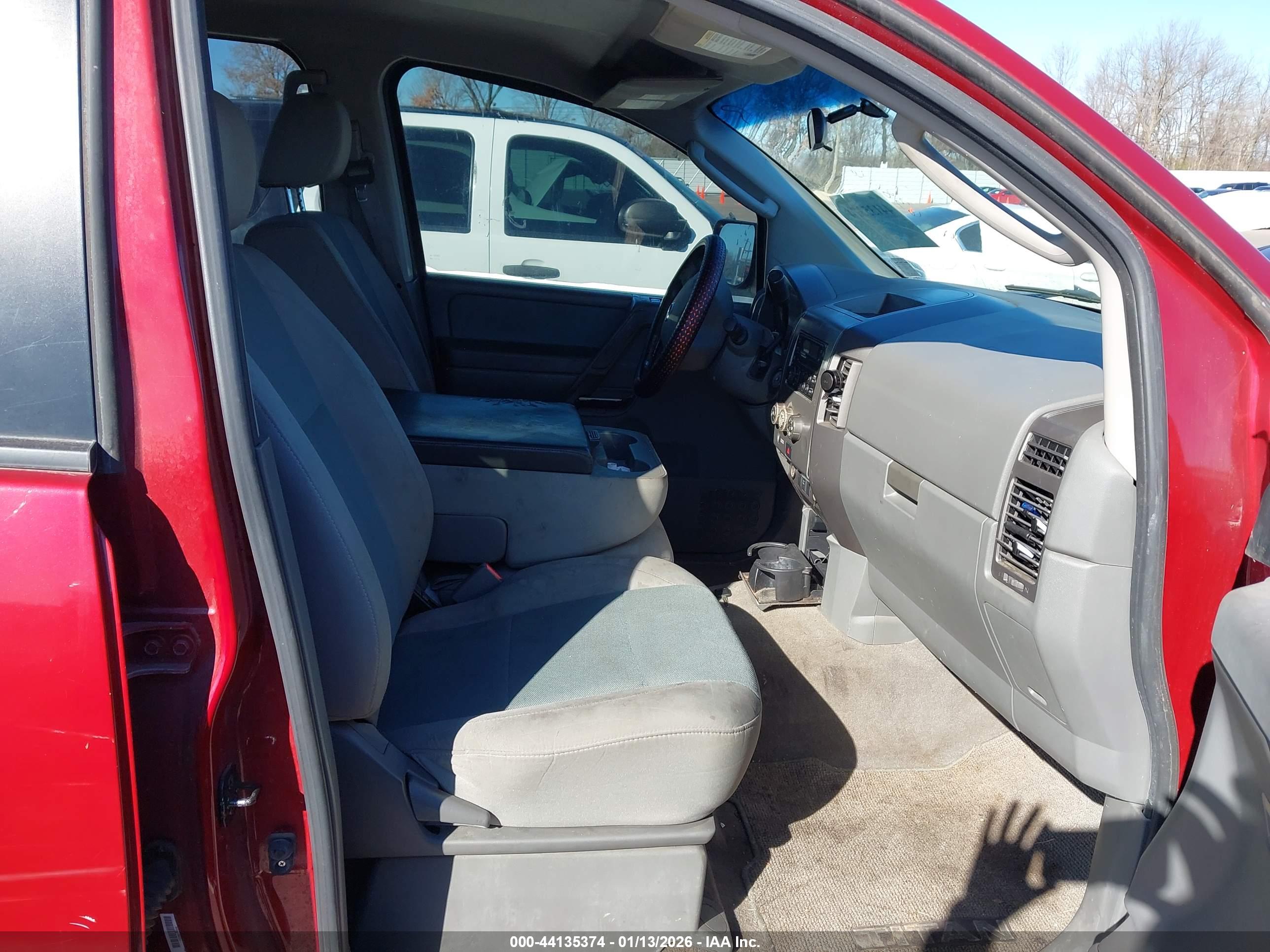 NISSAN TITAN image 5