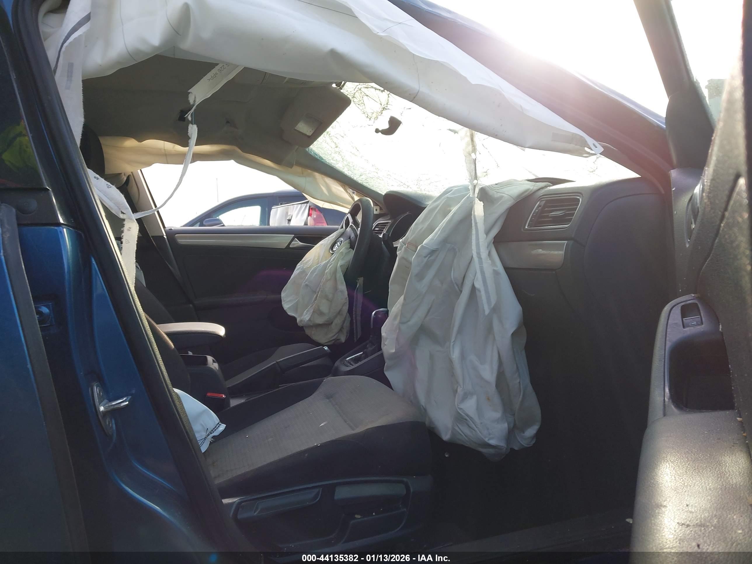 VOLKSWAGEN JETTA image 5