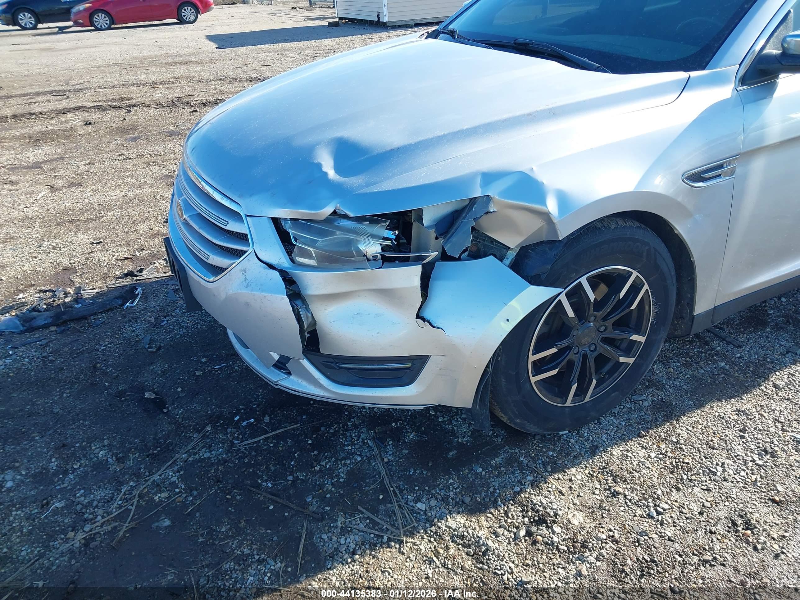 FORD TAURUS image 6