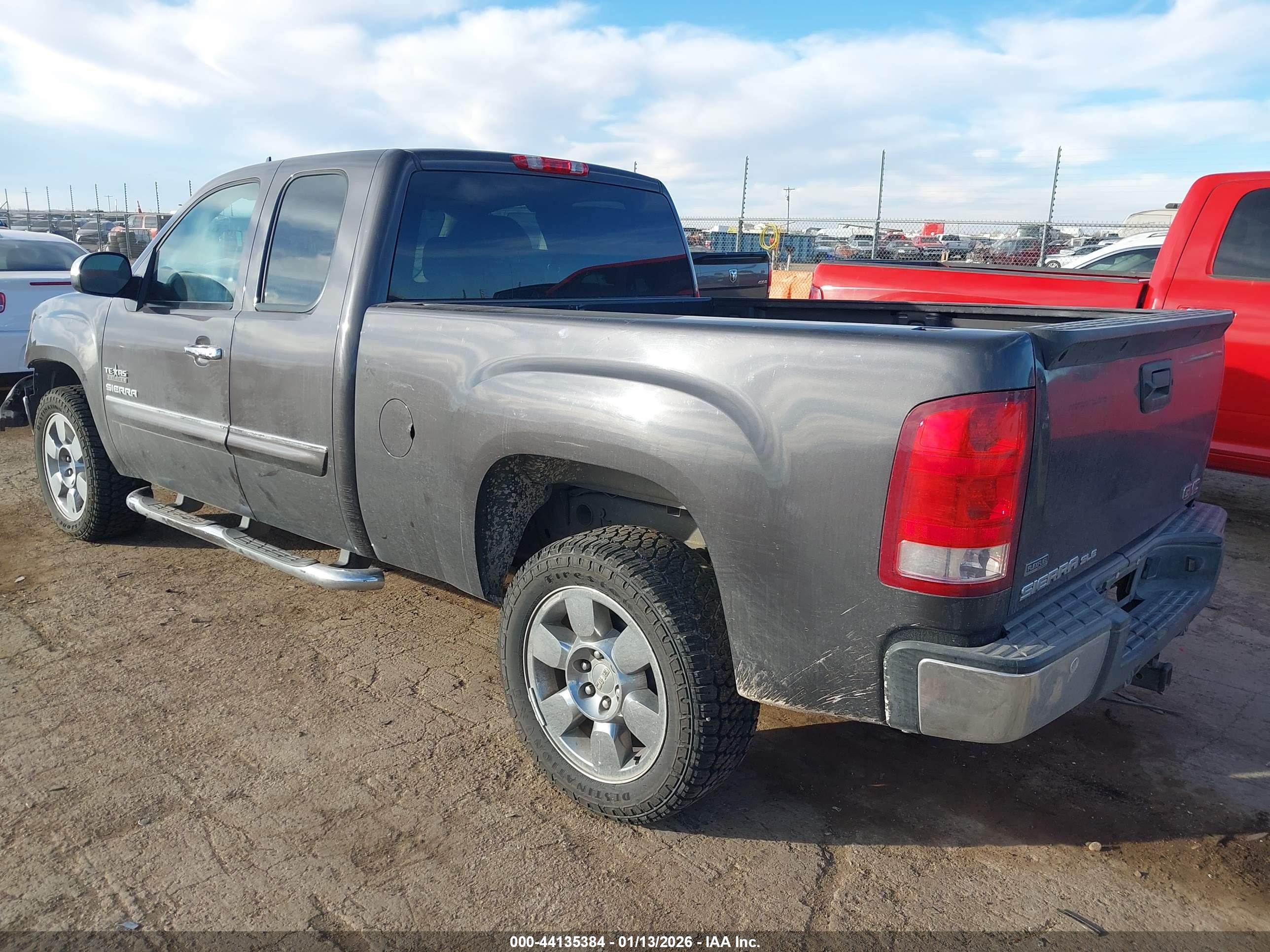GMC SIERRA image 3