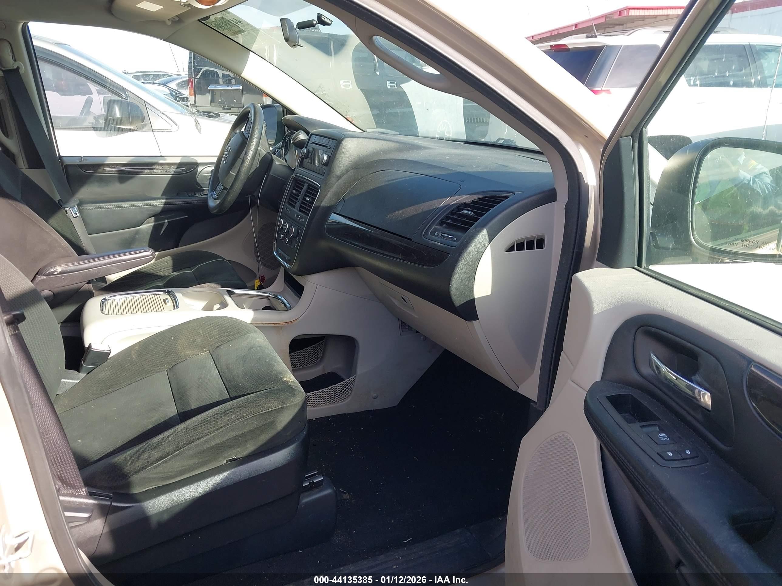 DODGE GRAND image 5