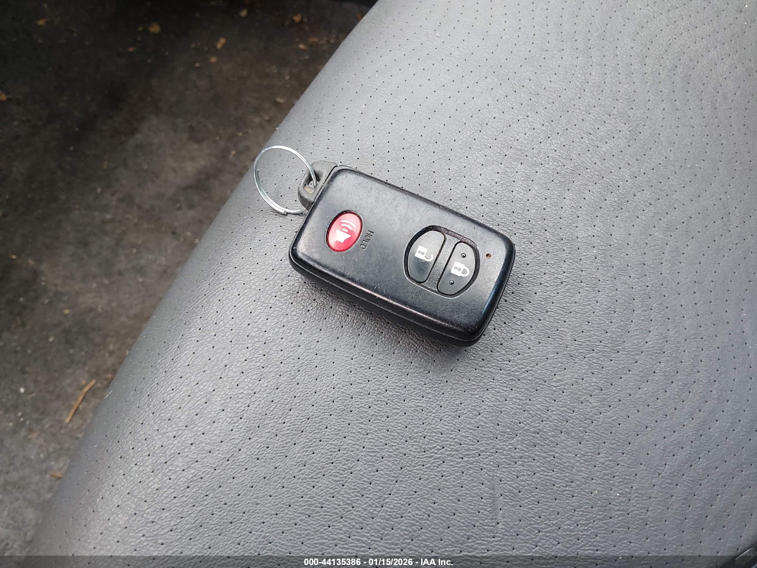 TOYOTA PRIUS image 11